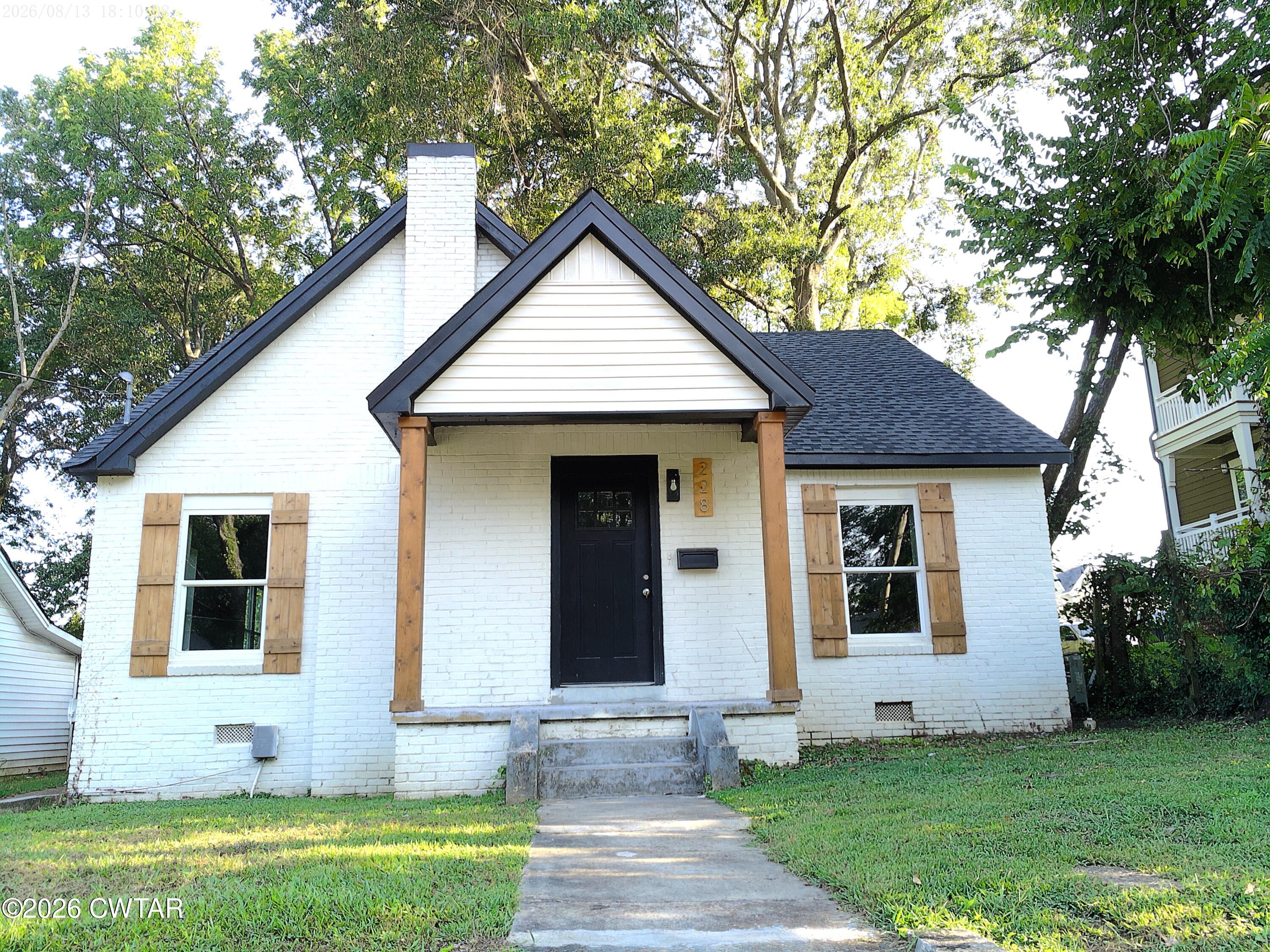 228 Talbot Street — photo