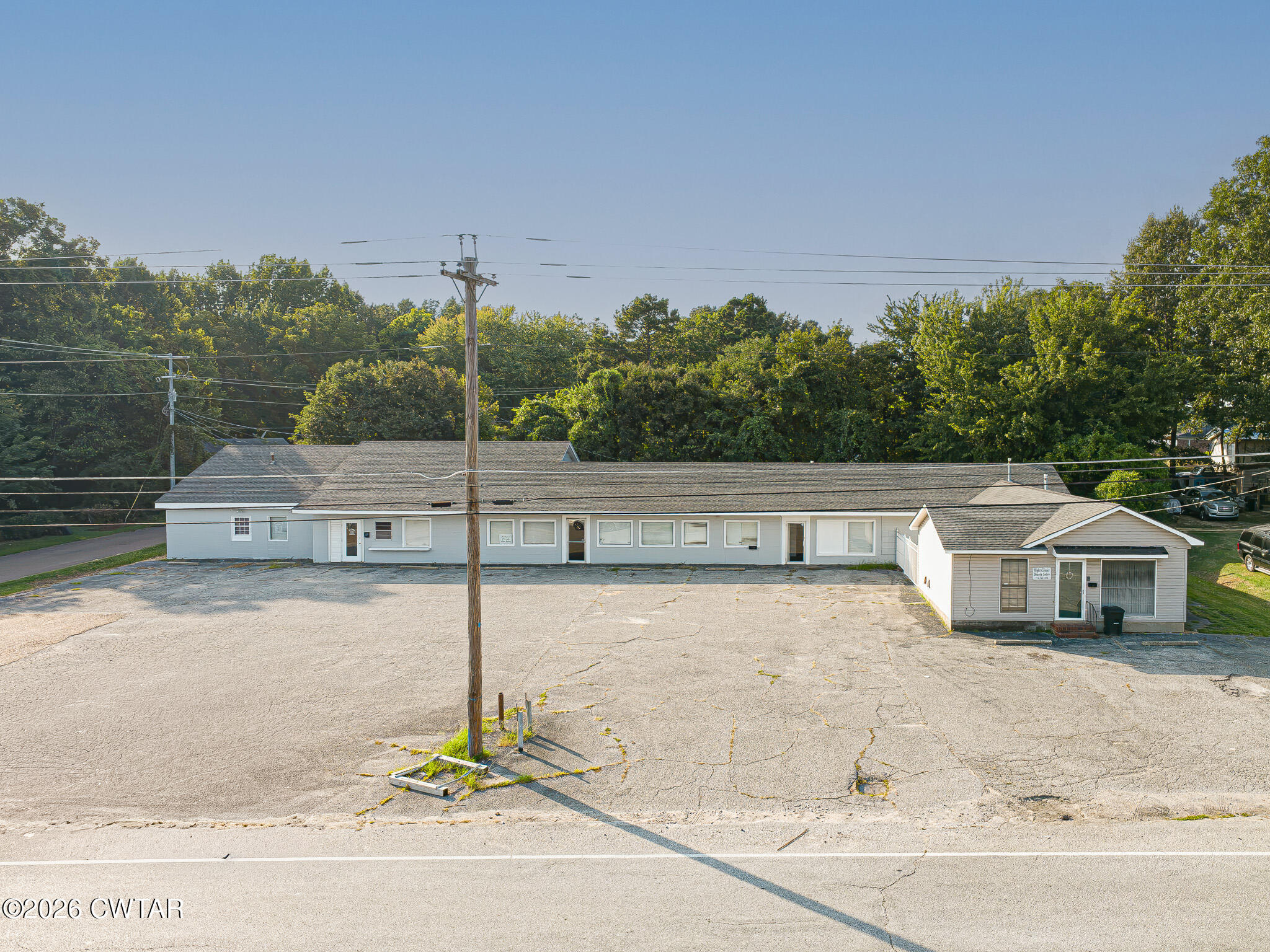 1125 E College Street — photo