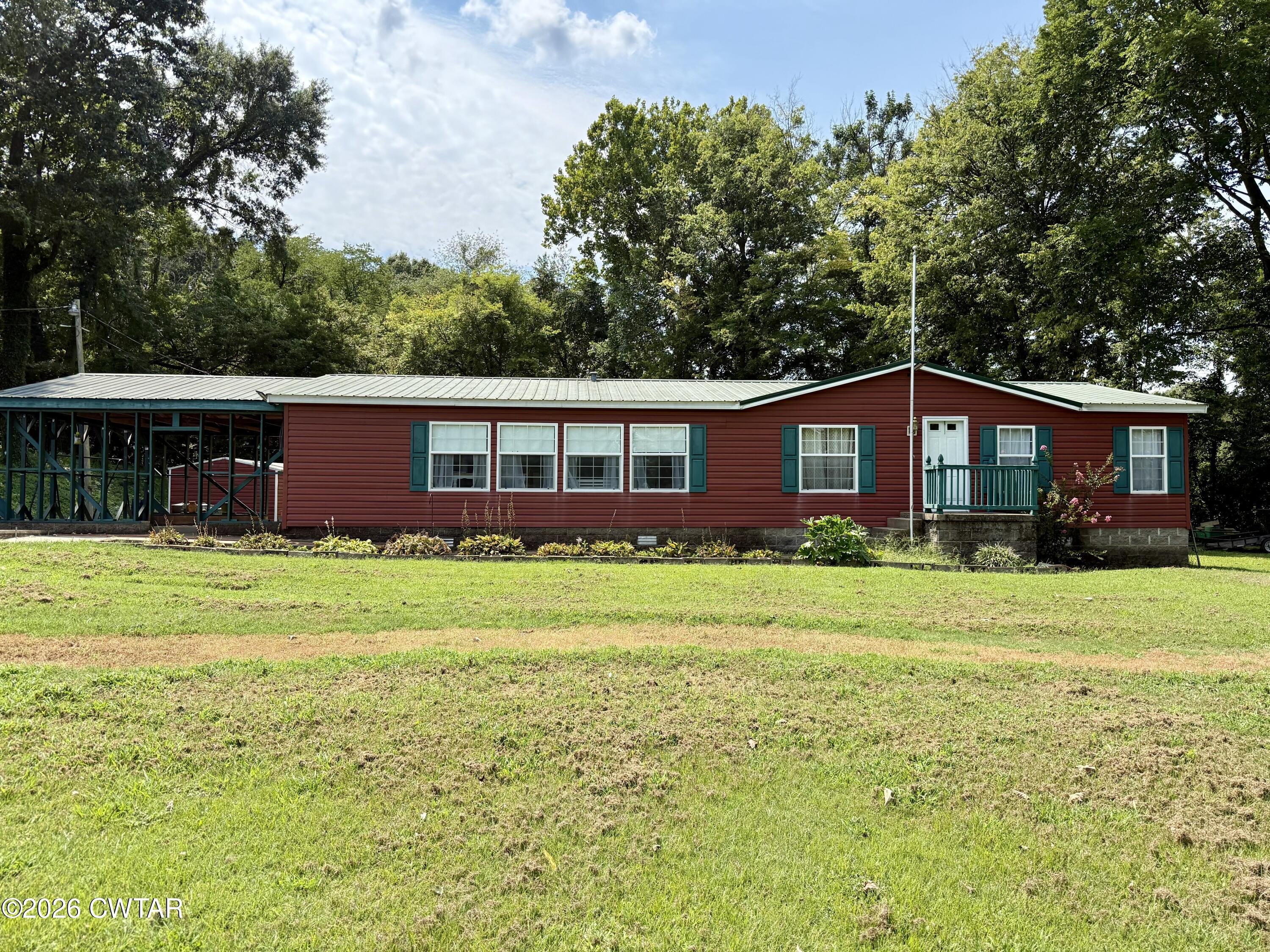 915 Don Hurley Road — photo