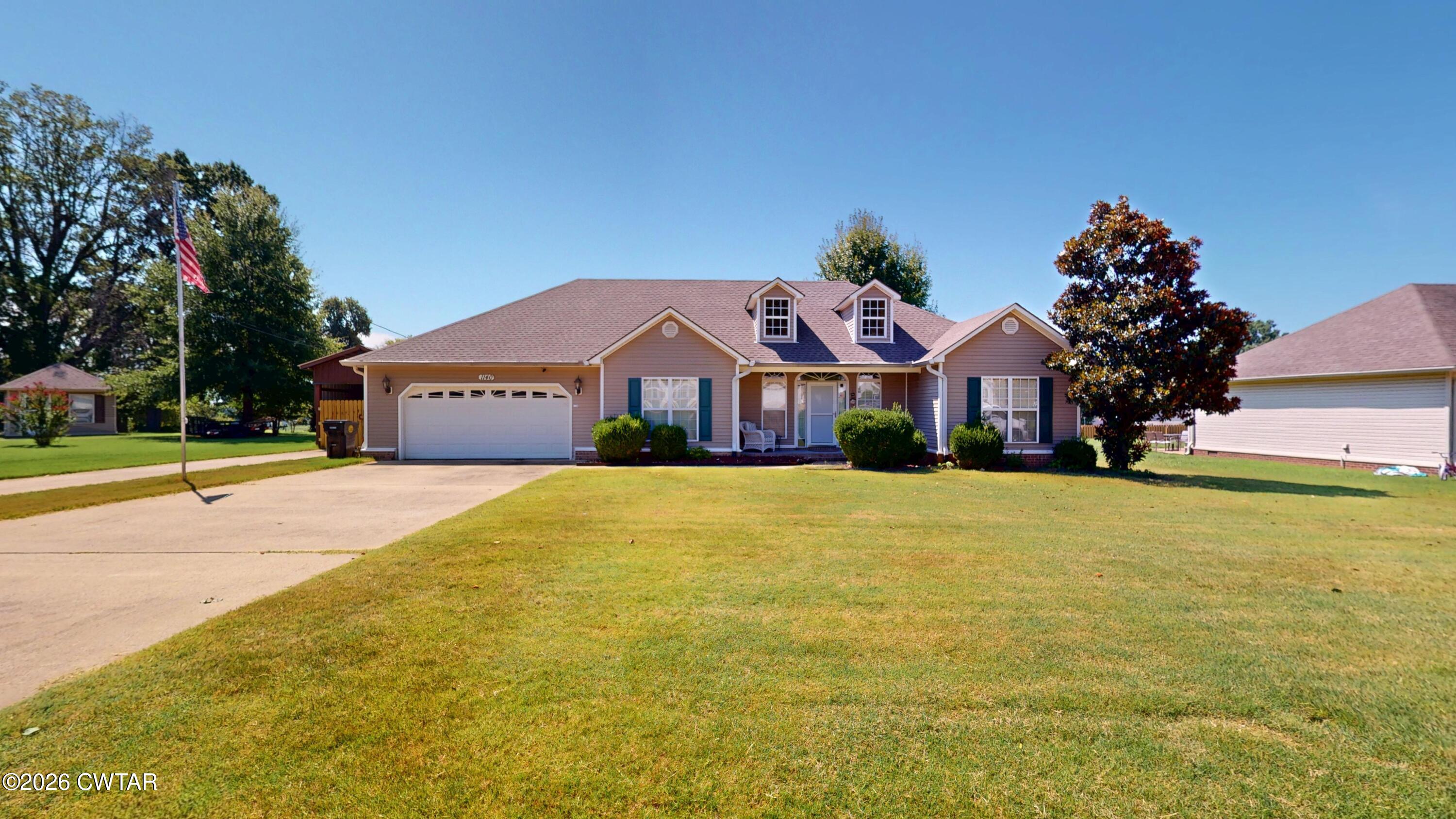1140 Sir Lionel Street — photo