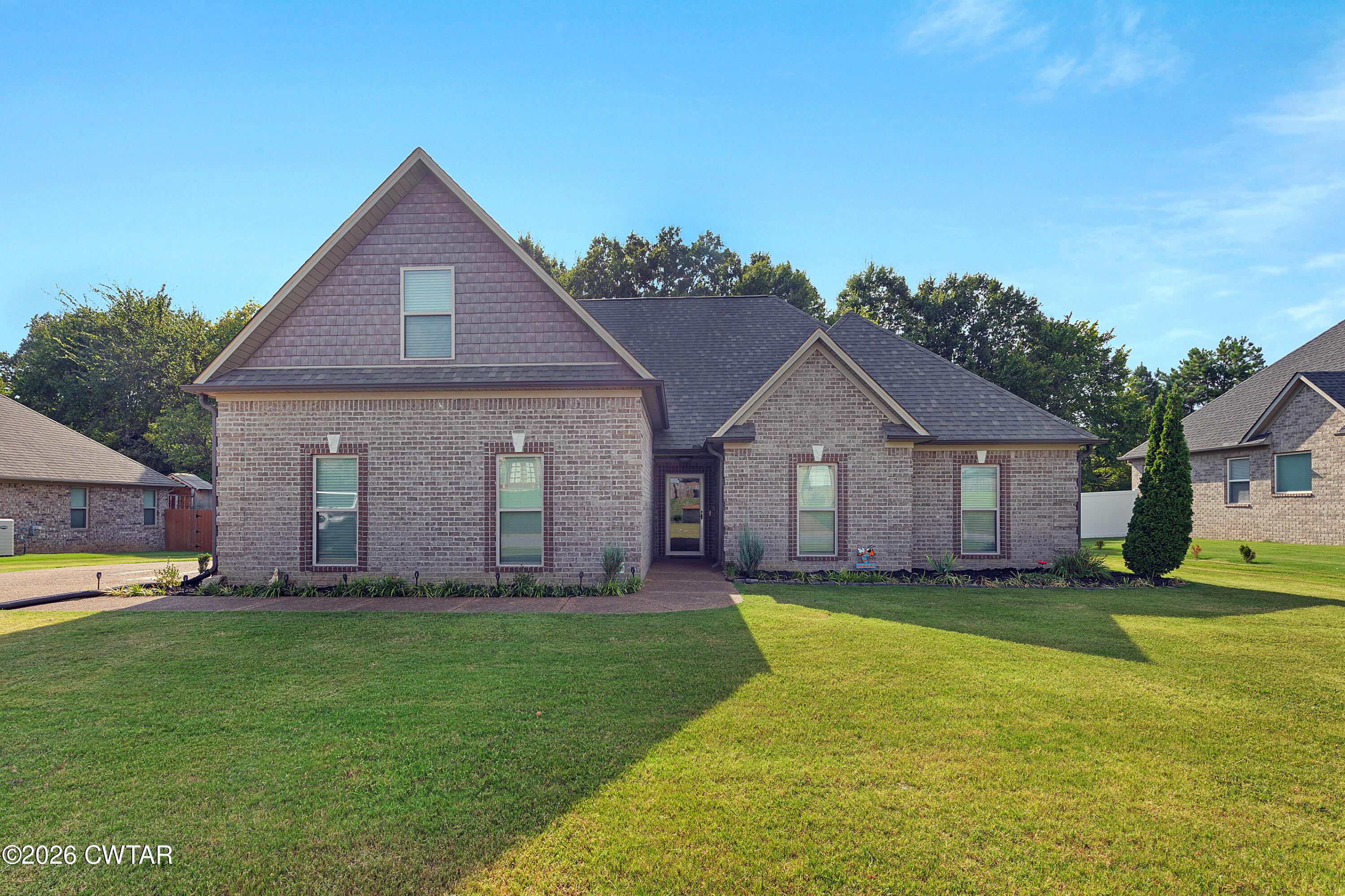 35 Kennedie Drive — photo