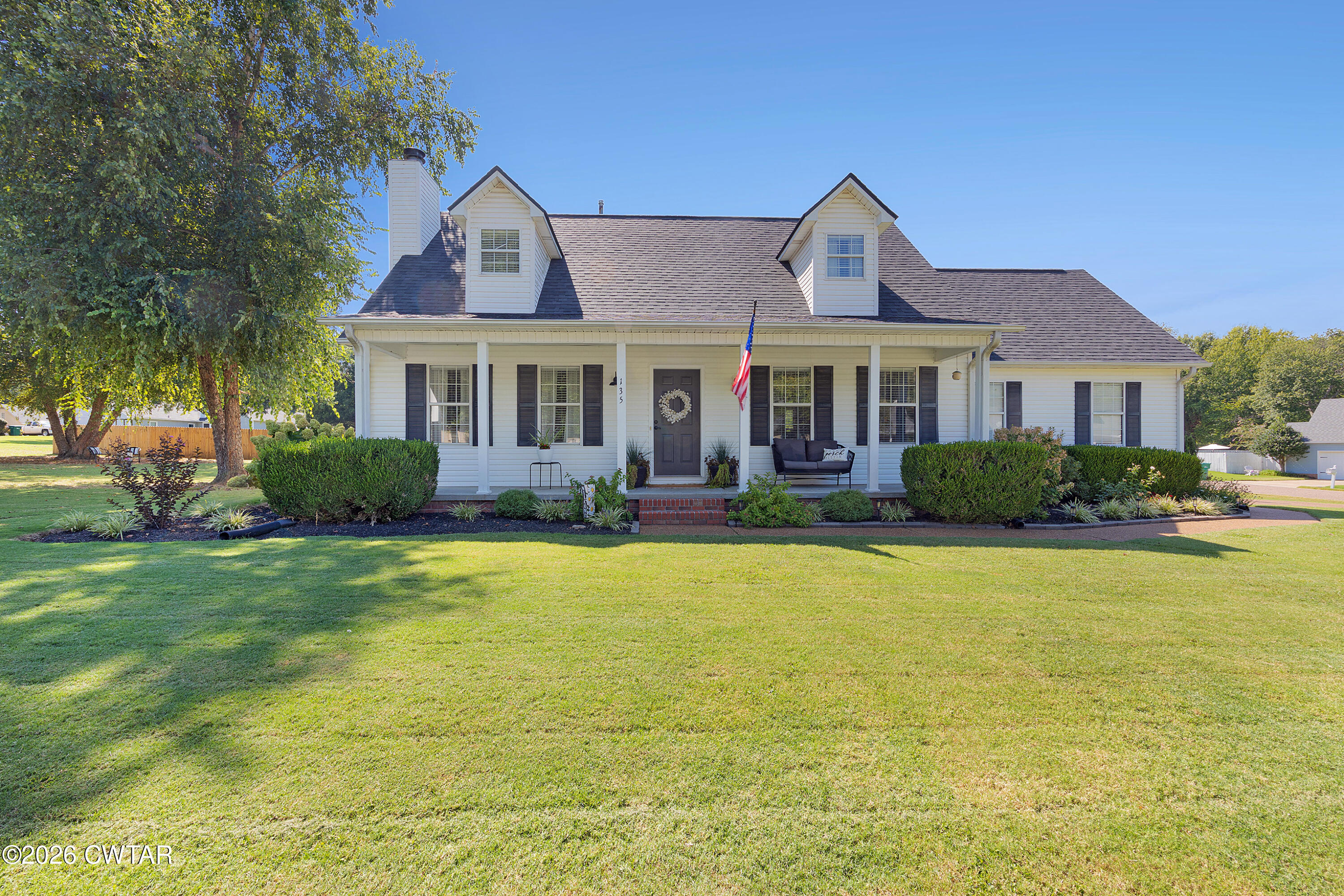 135 Weatheridge Drive — photo