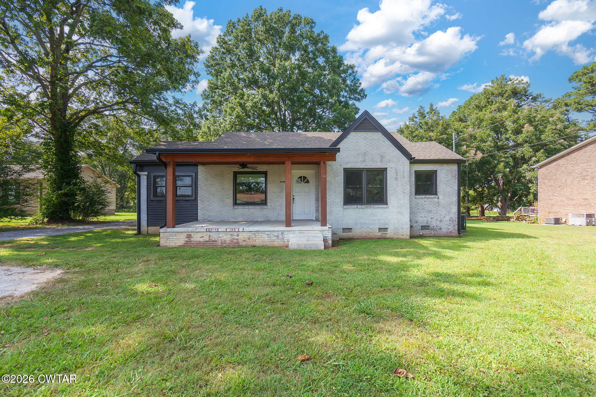 385 Bolivar Highway — photo