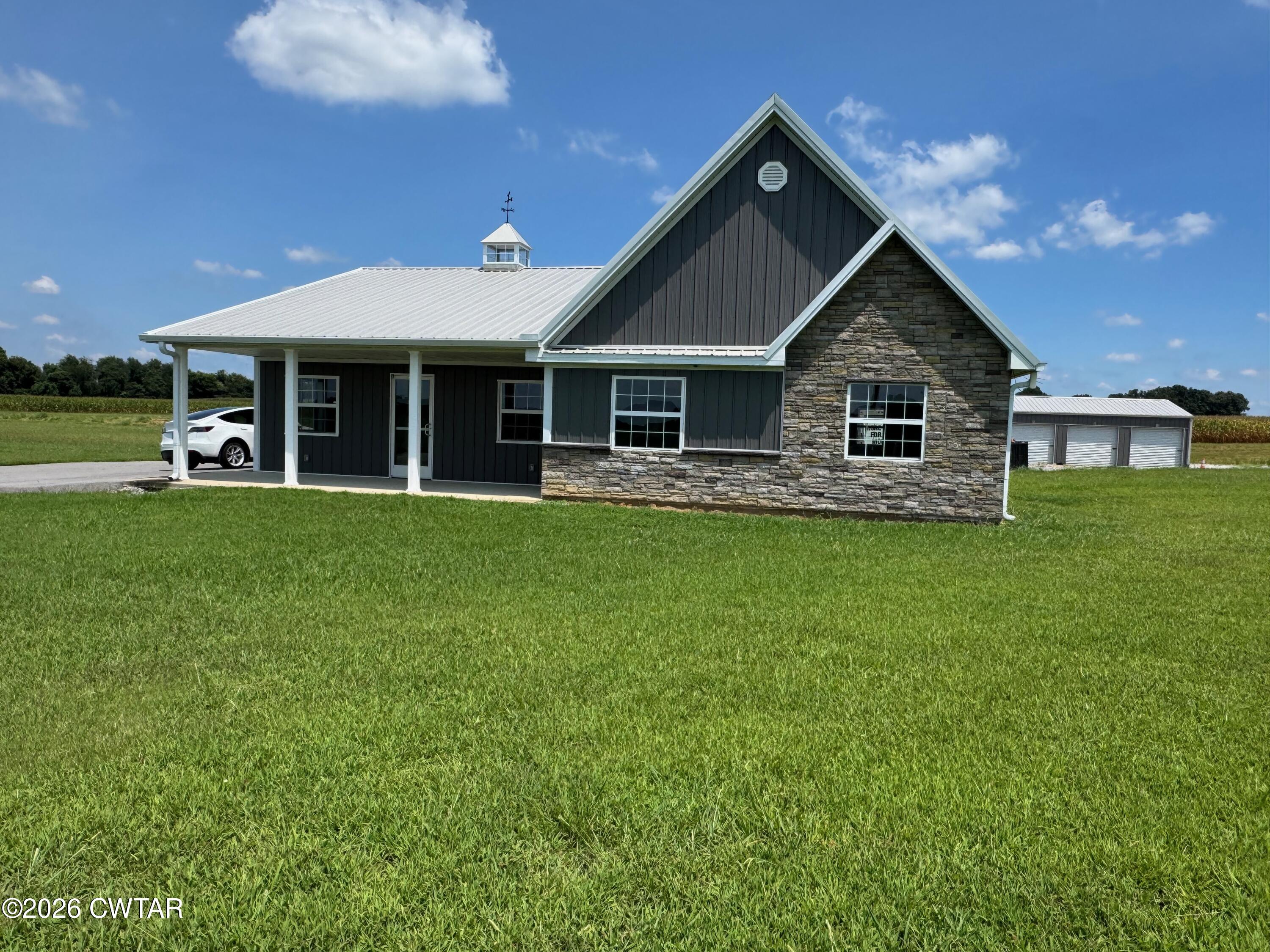 2720 Section Line Road — photo