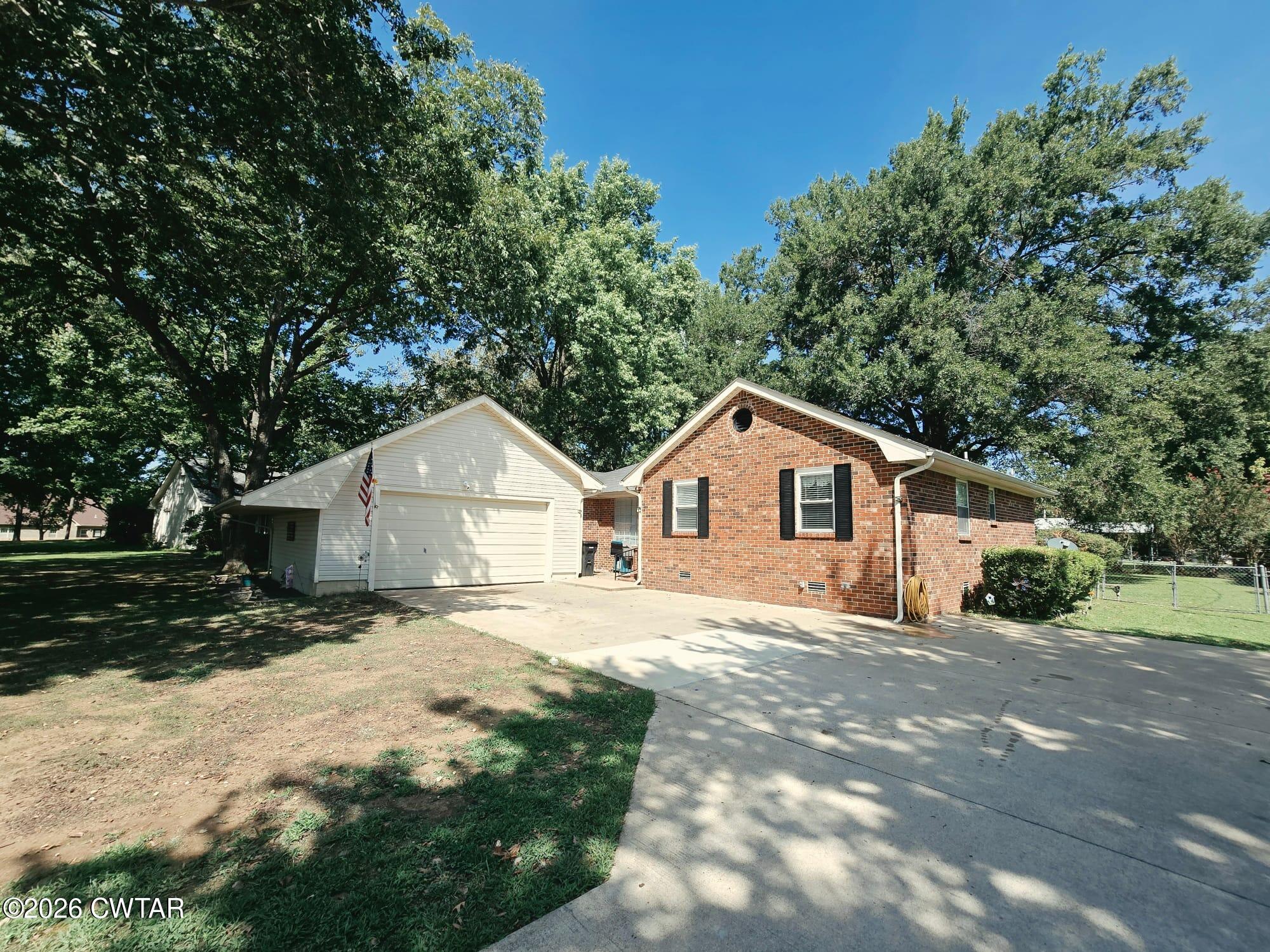 2407 Stoneville Street — photo