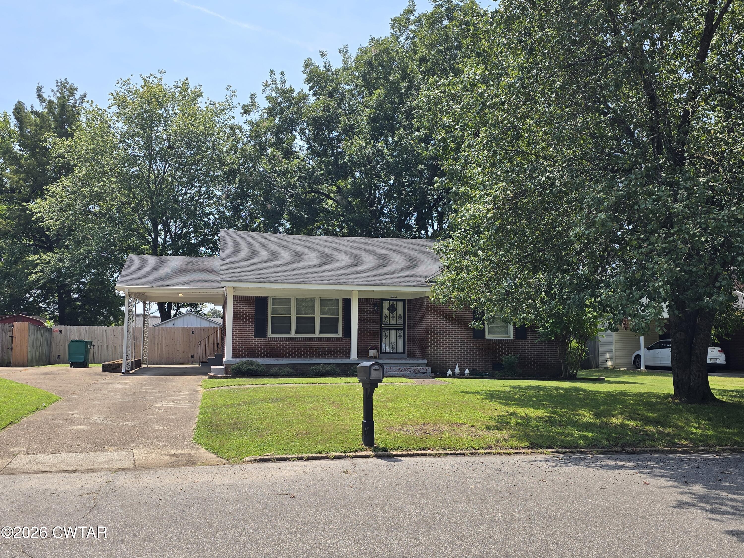 20 Waverly Drive — photo