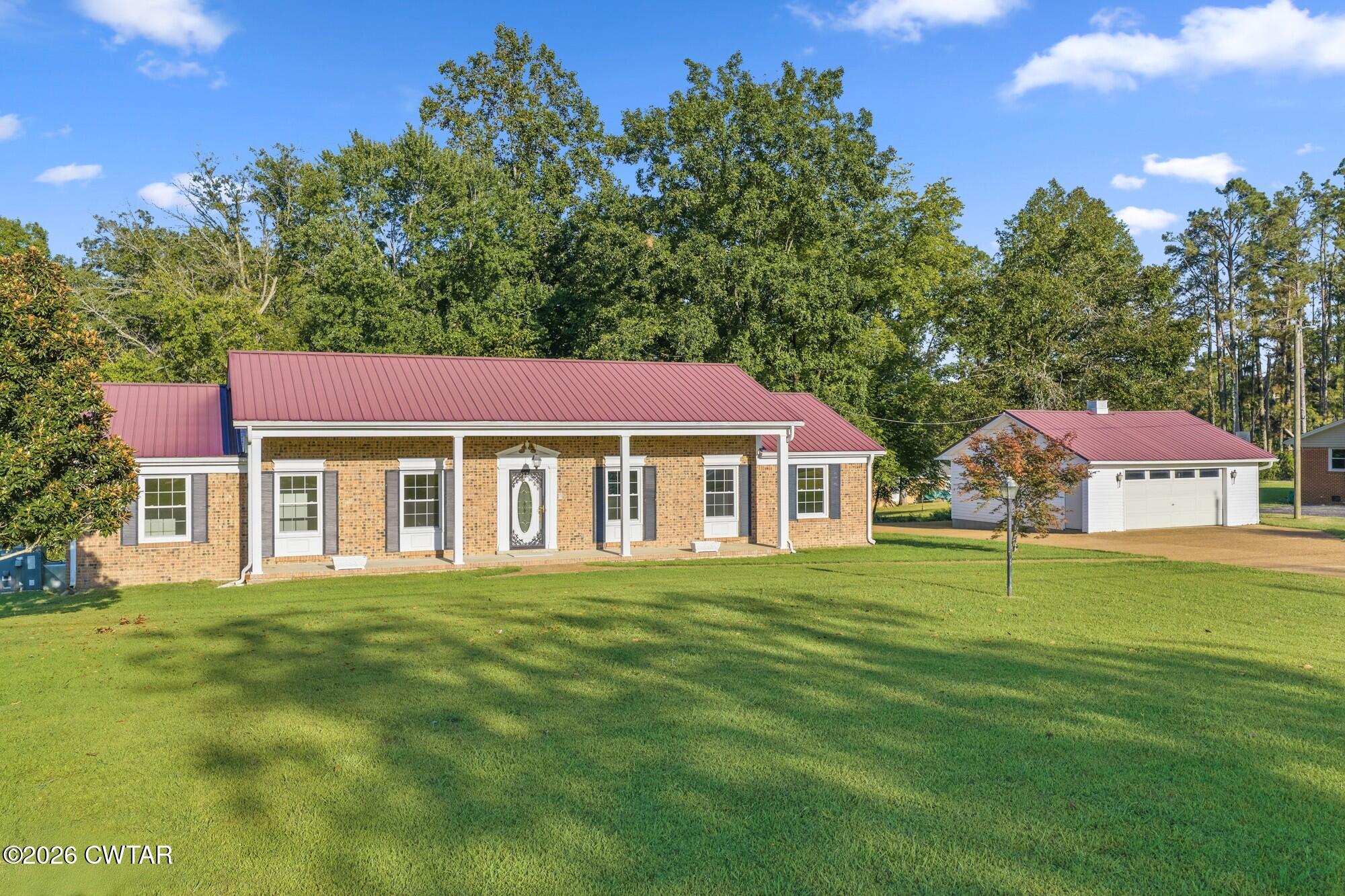 691 E Poplar Drive — photo