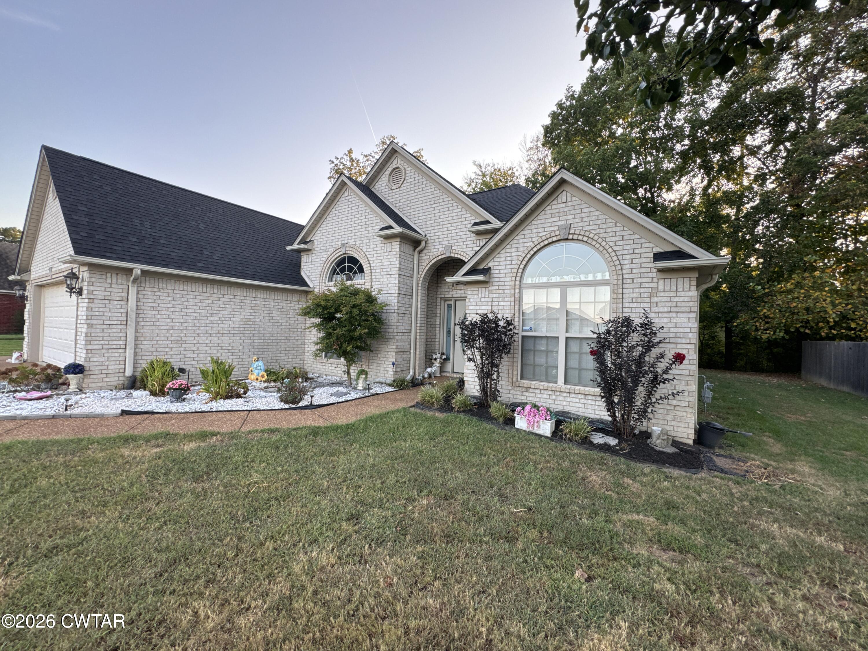 132 Oxford Drive — photo