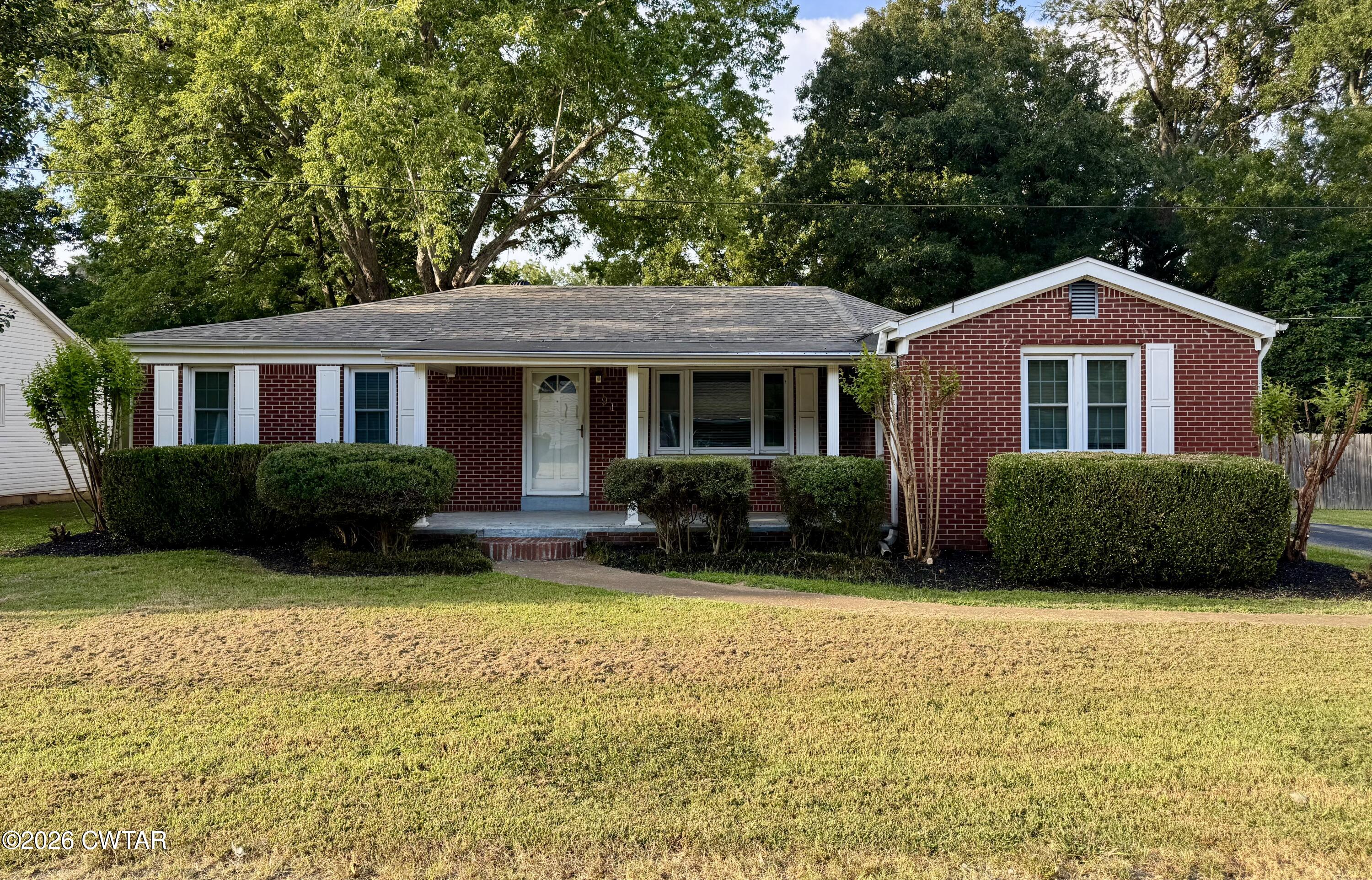 91 Southside Drive — photo