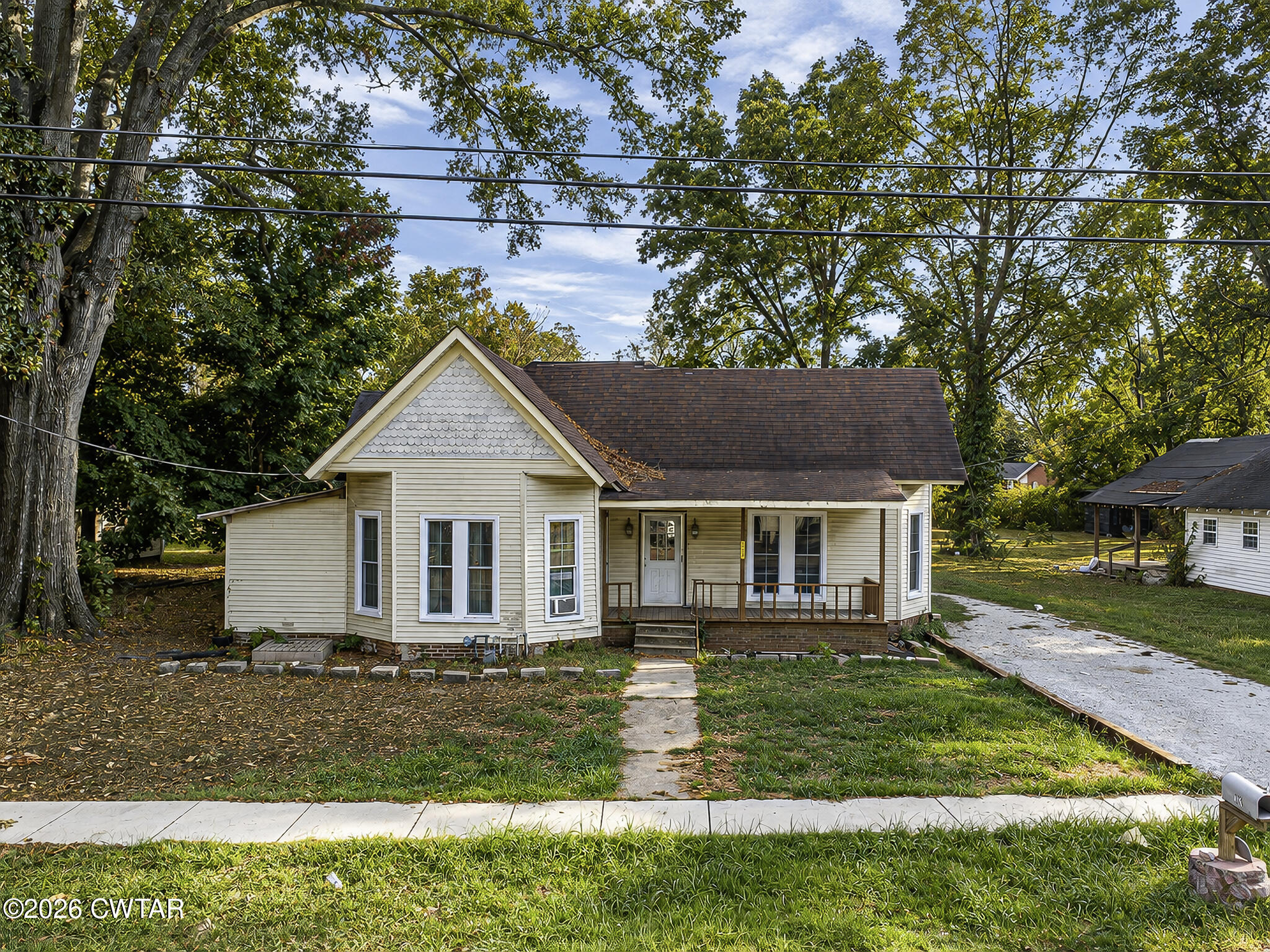 221 W Main Street — photo