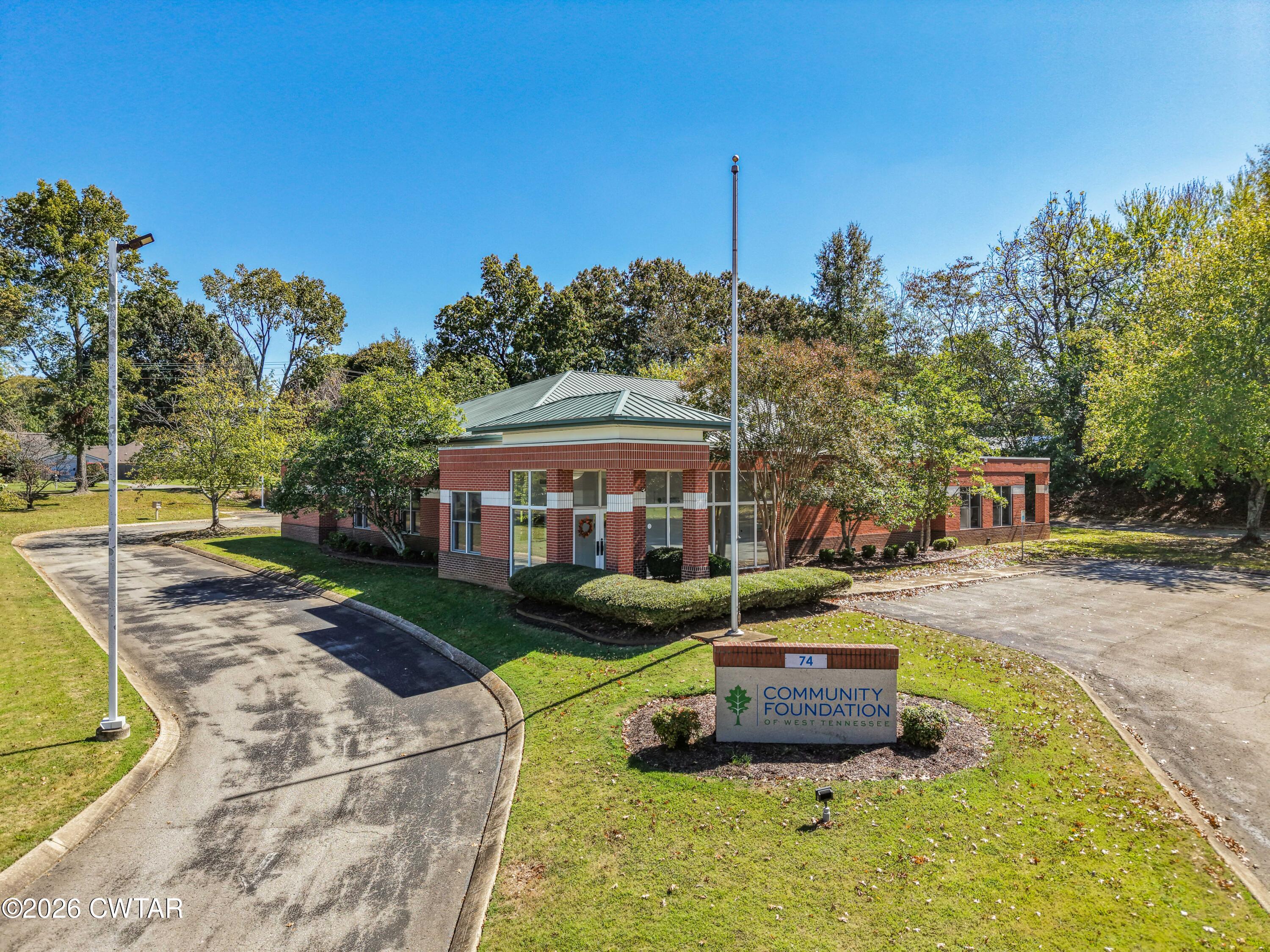 74 Directors Row — photo