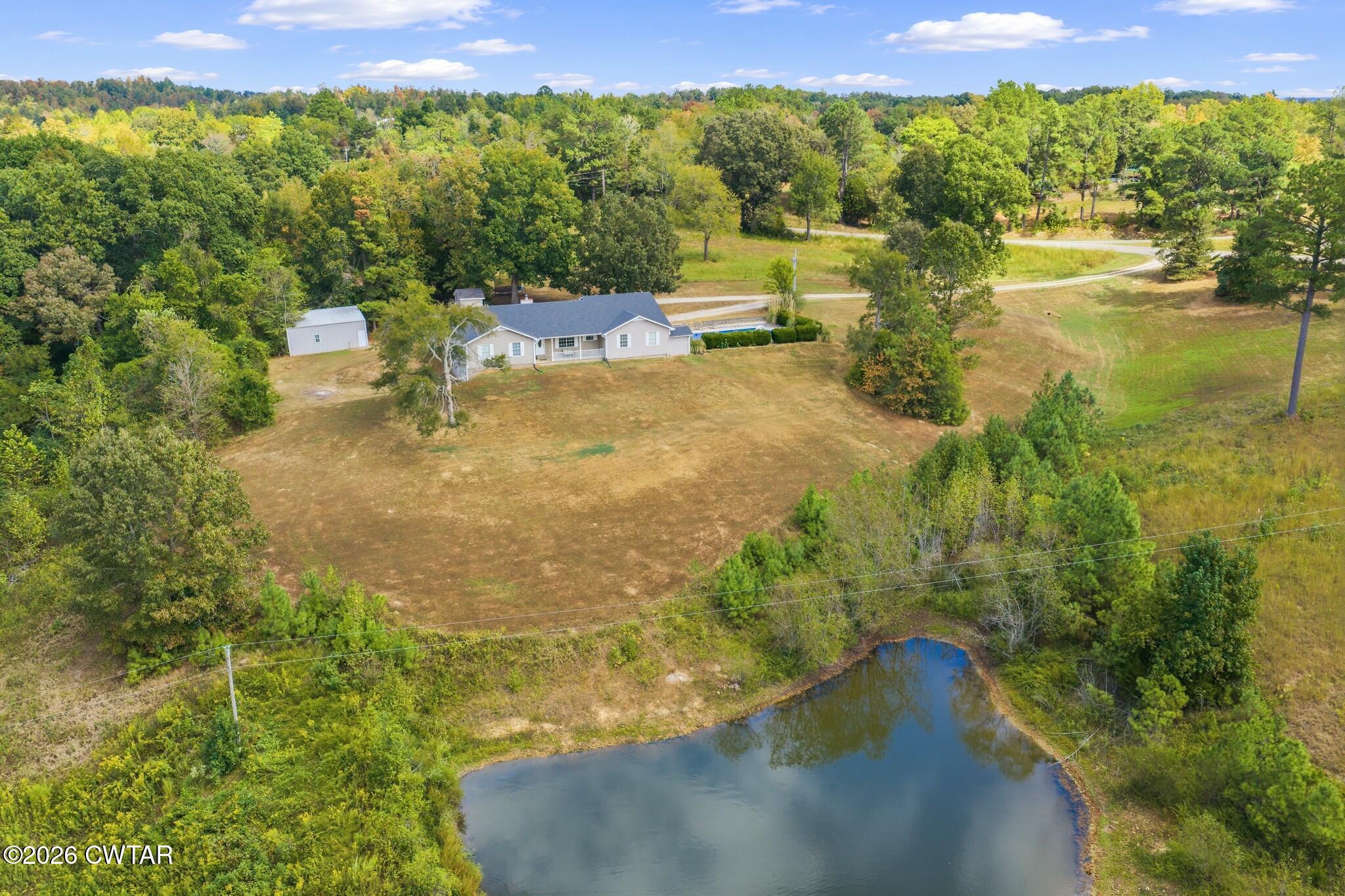 370 Vet Conder Road — photo
