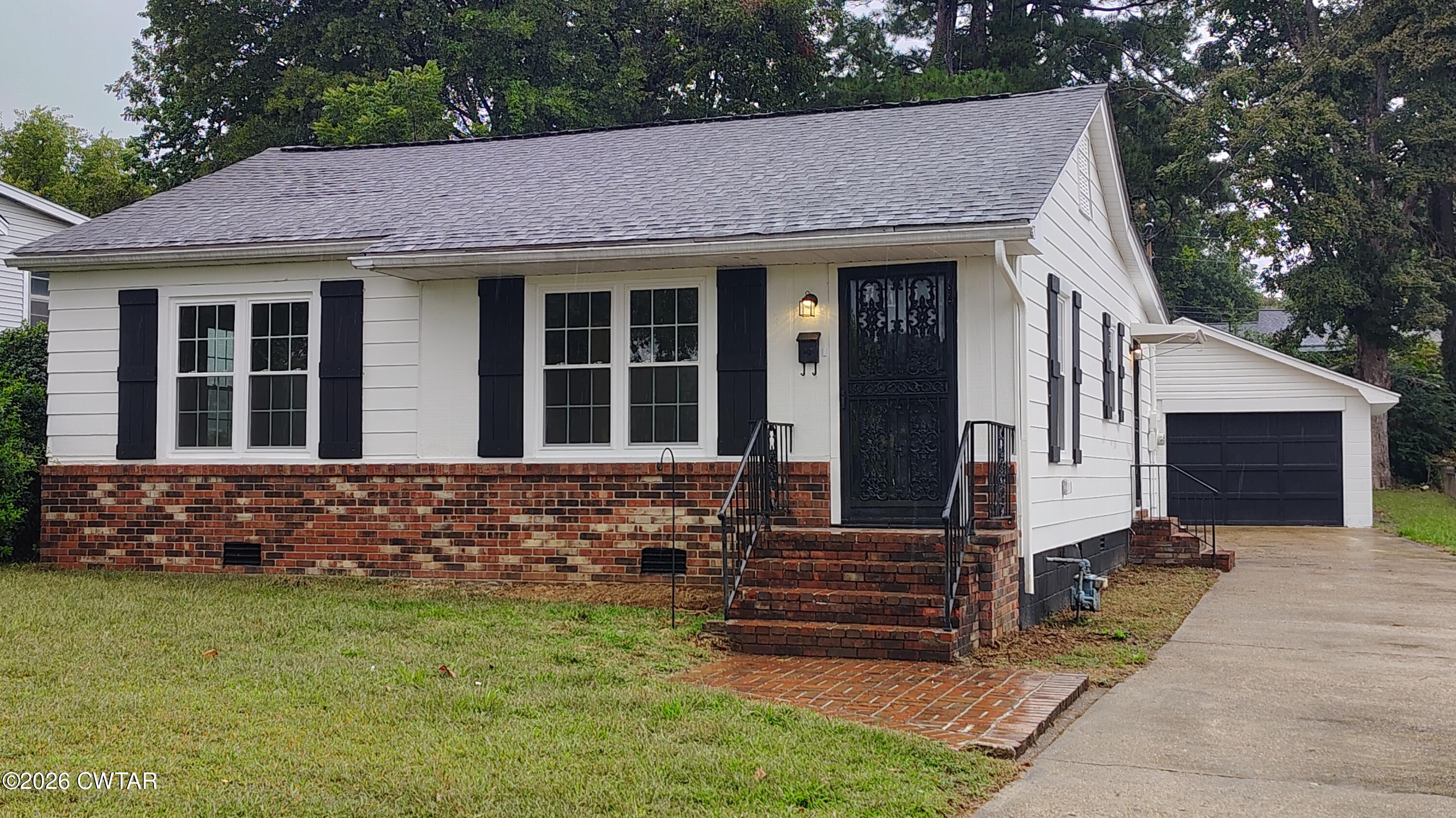 706 Tibbs Street — photo