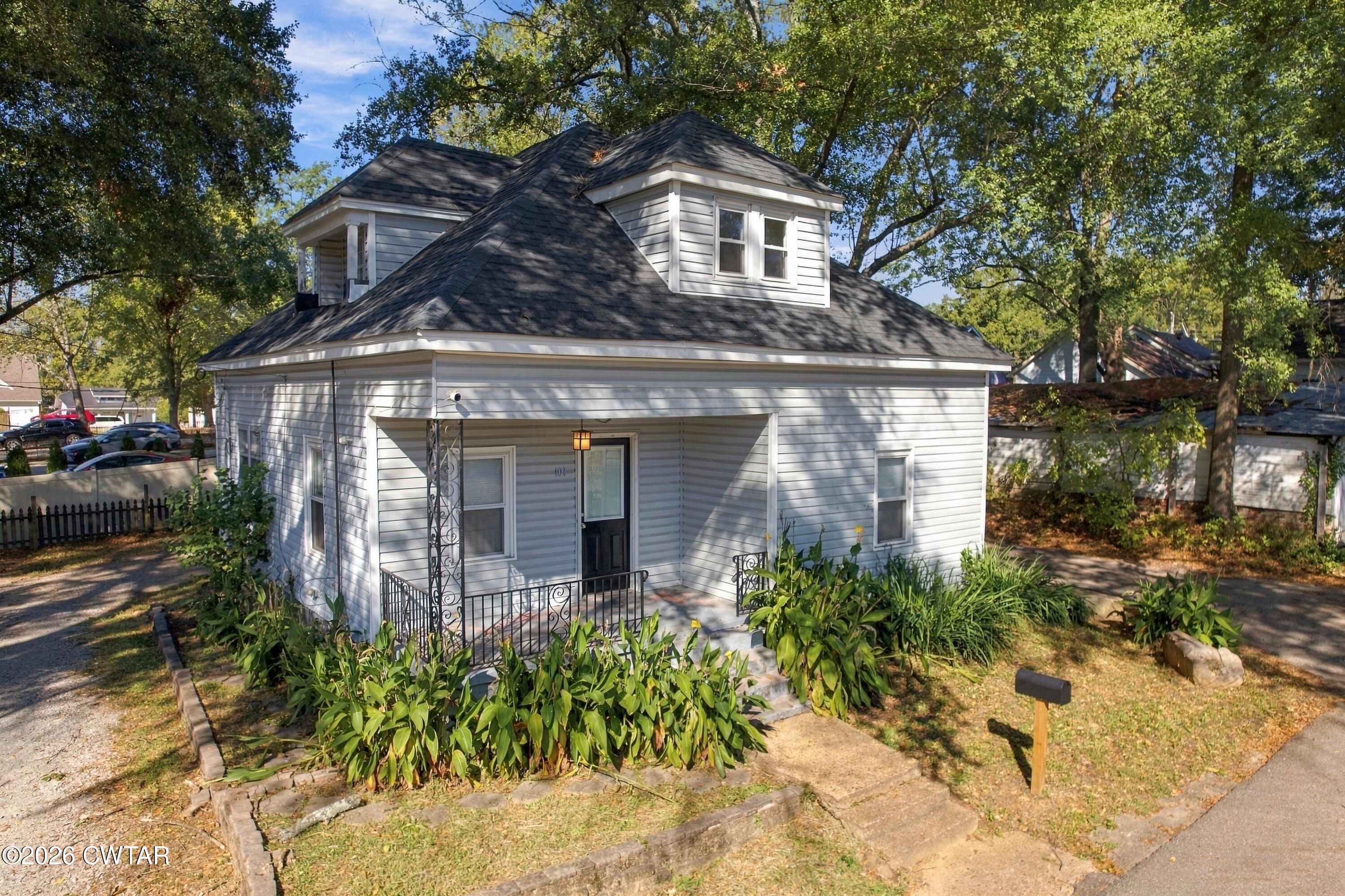 109 Weir Street — photo