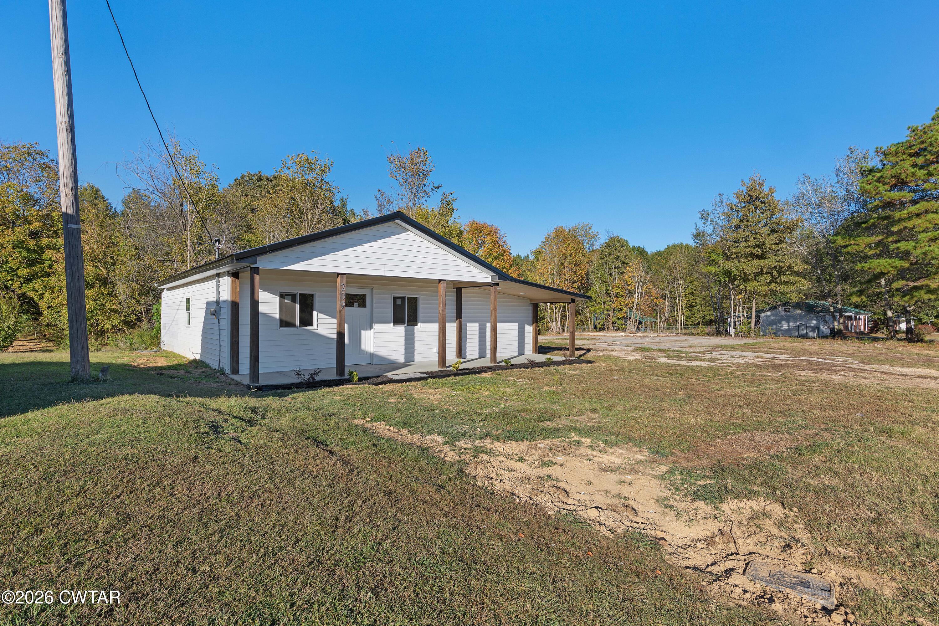 209 Oak Grove Road — photo