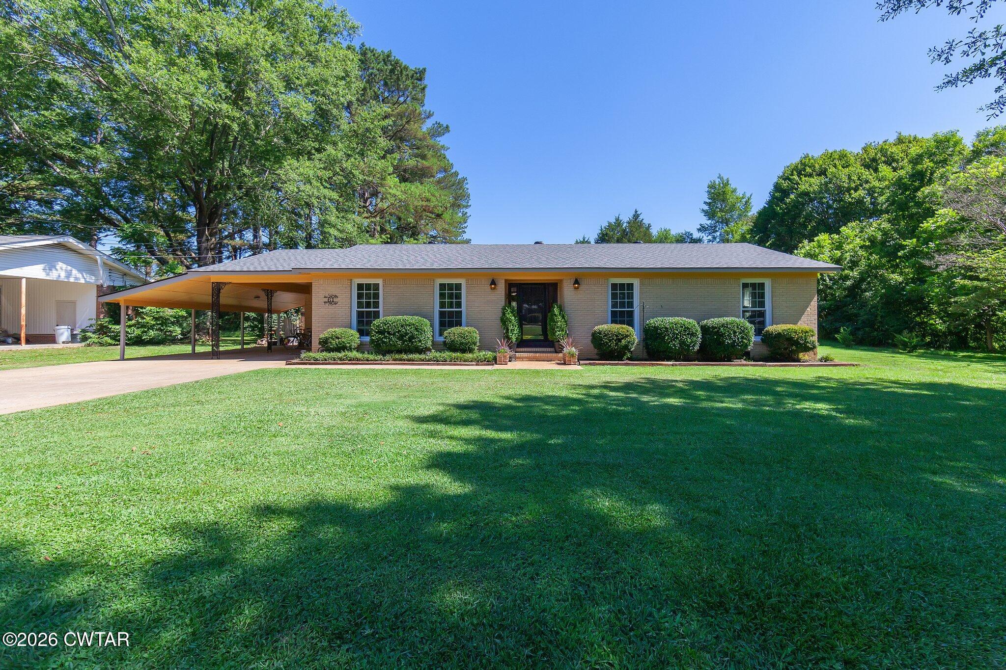 61 Hudson Drive — photo