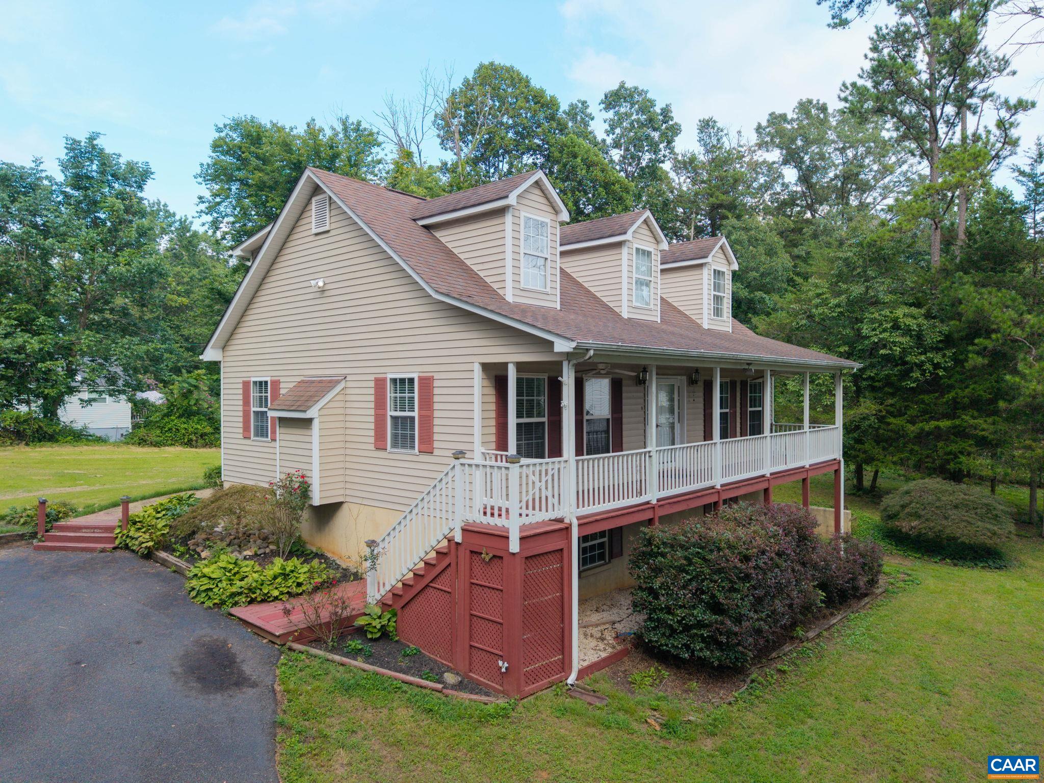 497 Sunset Dr — photo