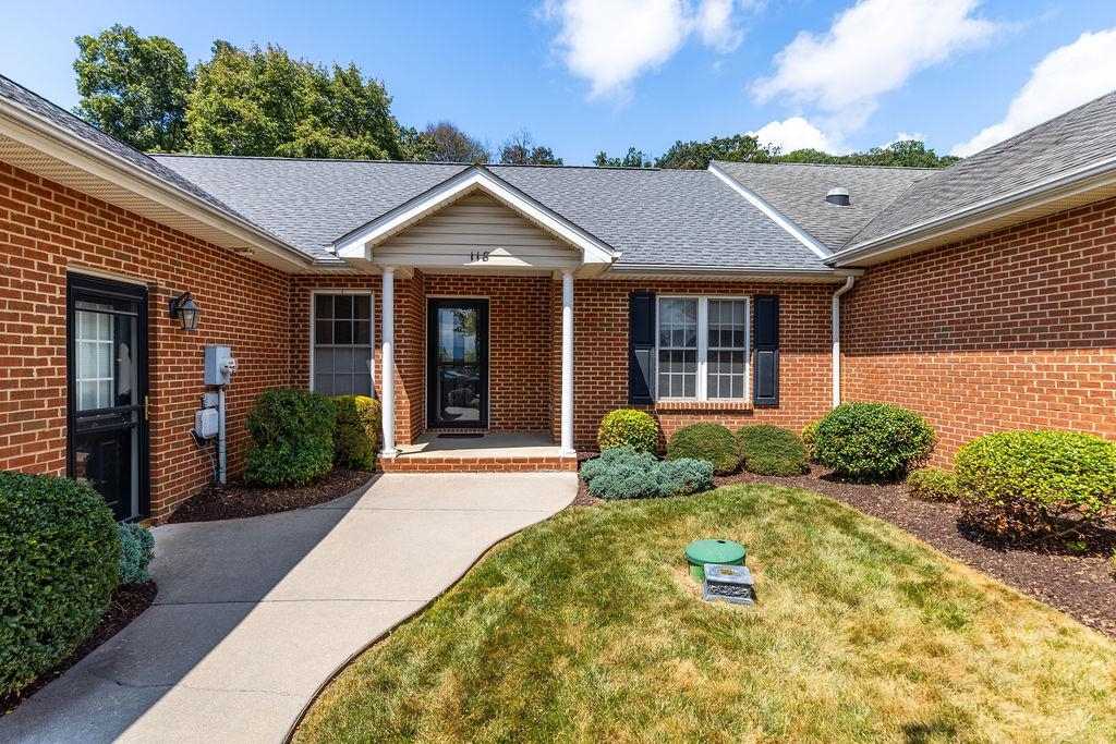 118 Red Oak Dr — photo
