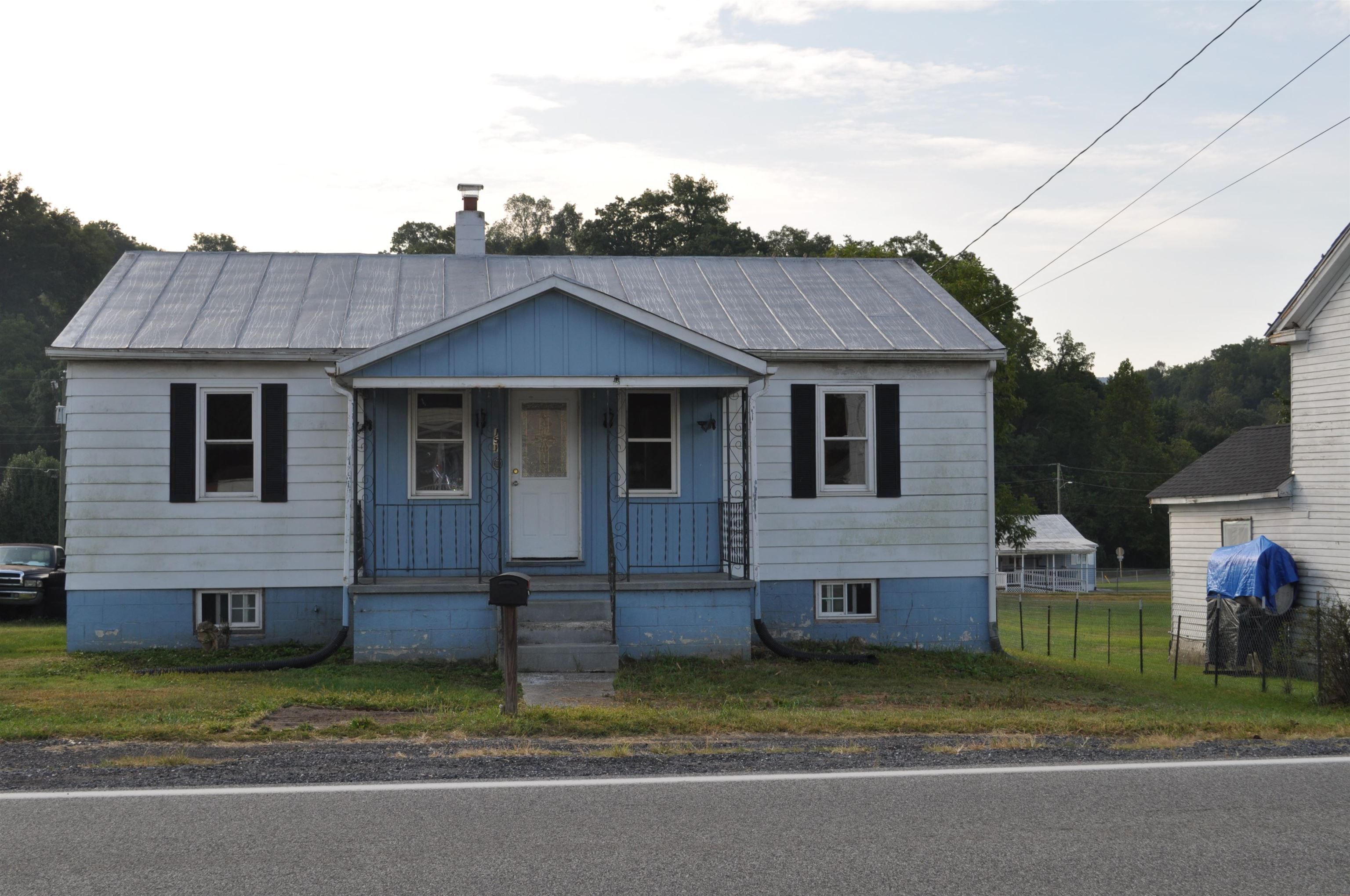 151 E Craig St — photo
