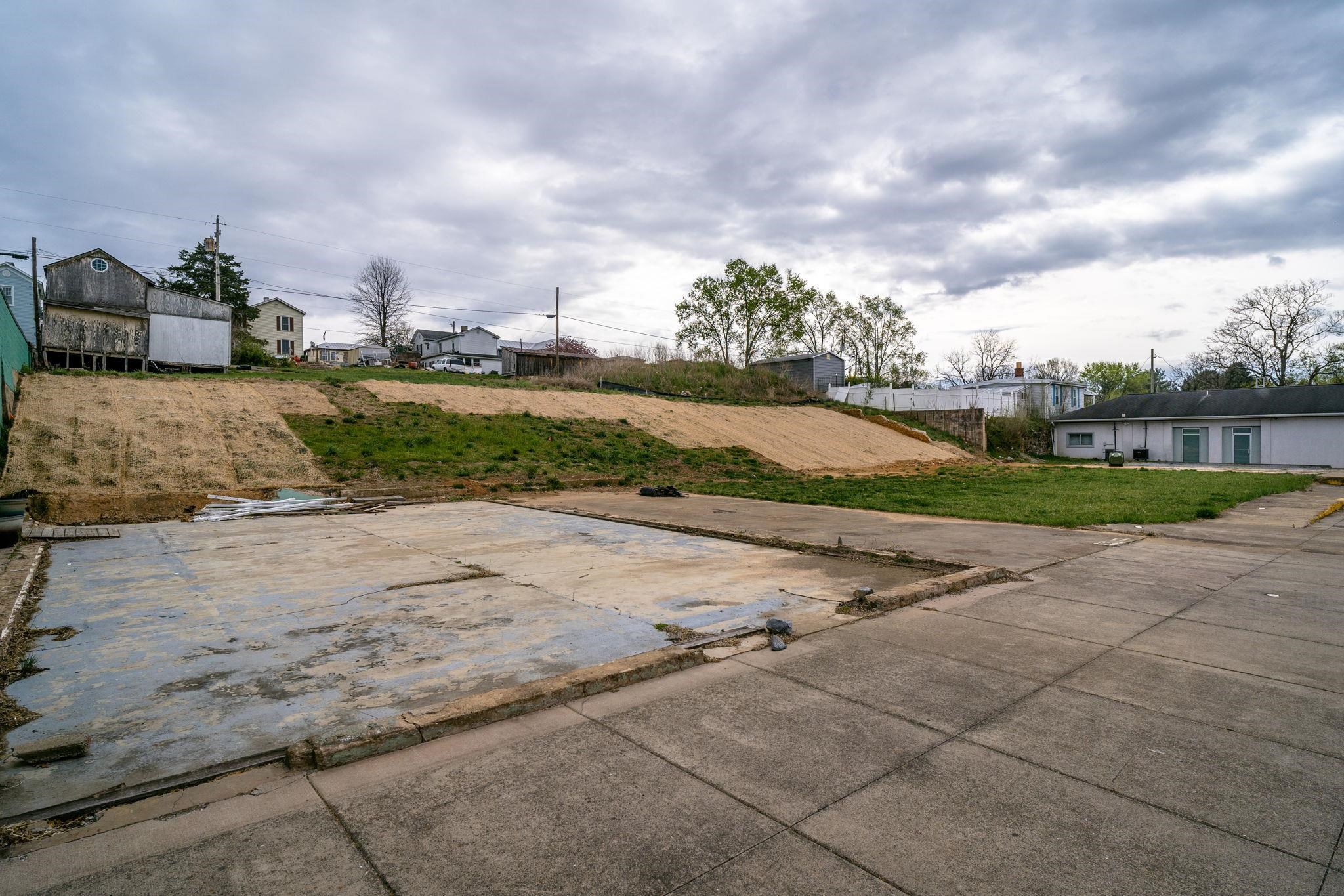 504 First St — photo