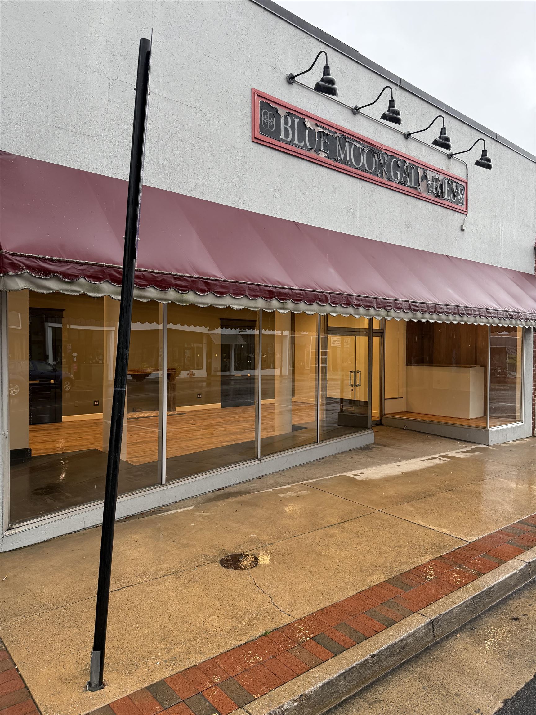 417 W Main St — photo
