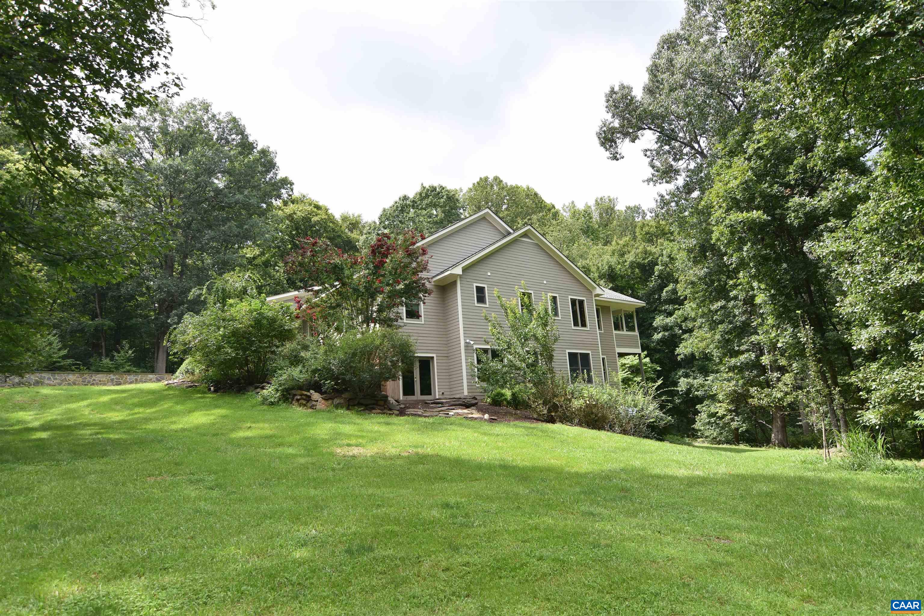 519 Foothills Dr — photo