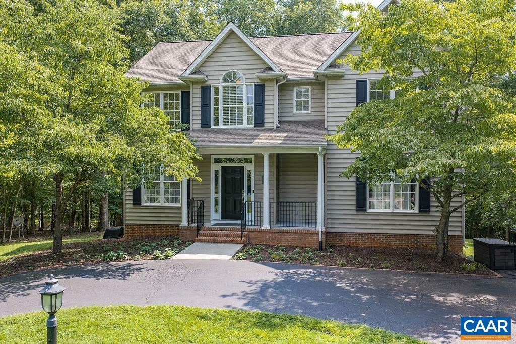 665 Fox Hollow Ln — photo