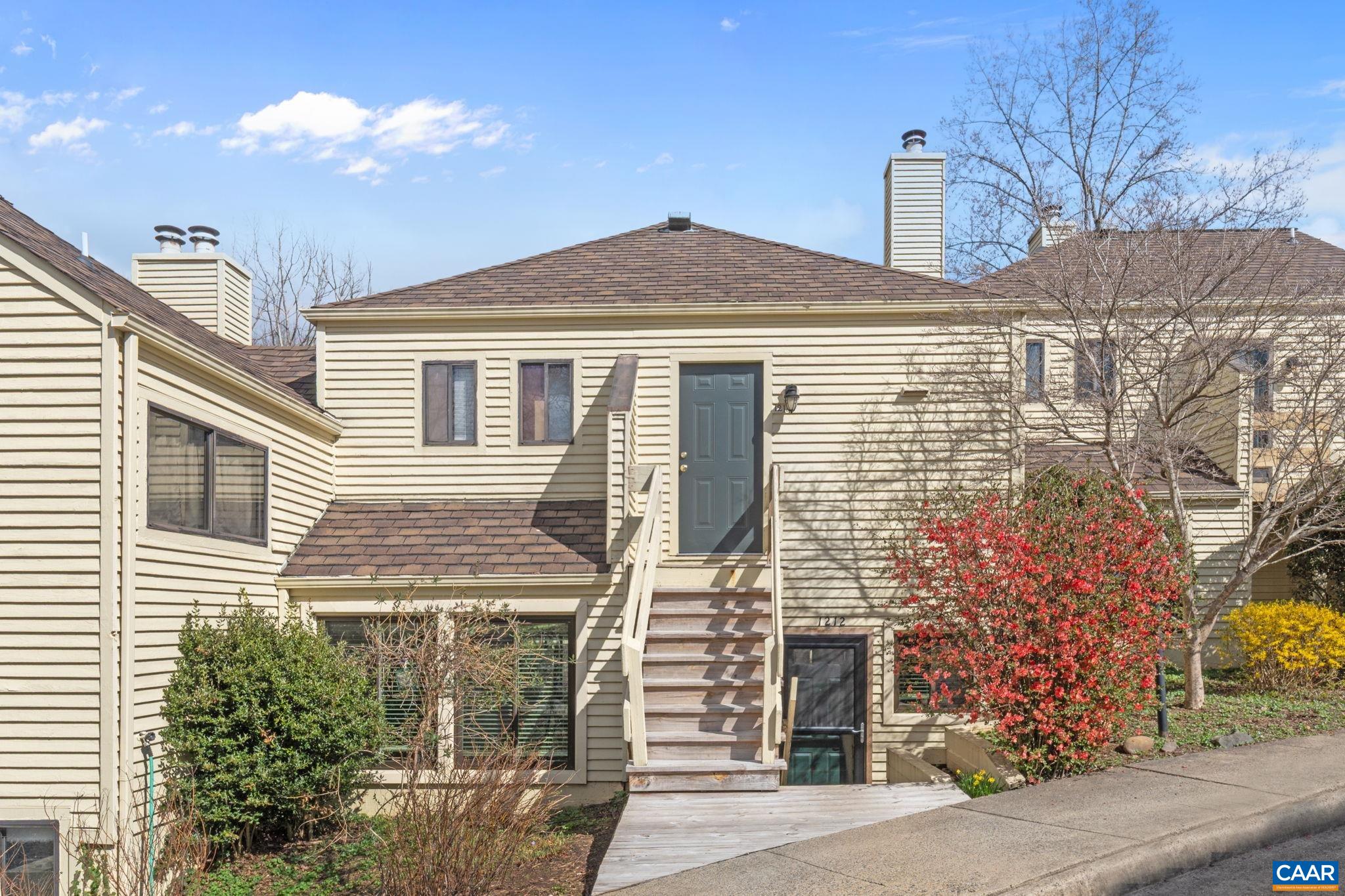 1212 Chatham Rdg — photo