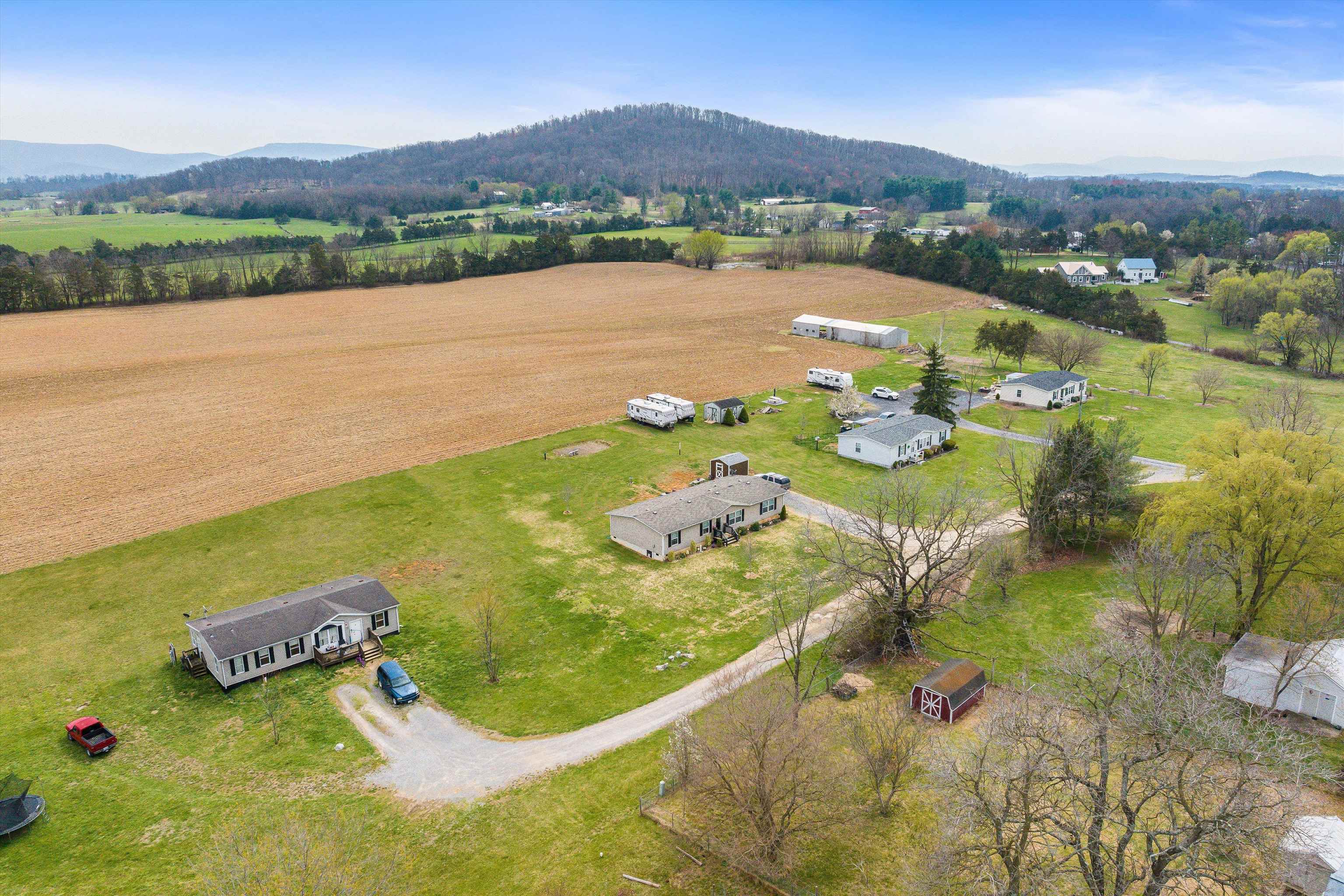 15, 17, 25, 37 Hayfield Ln — photo