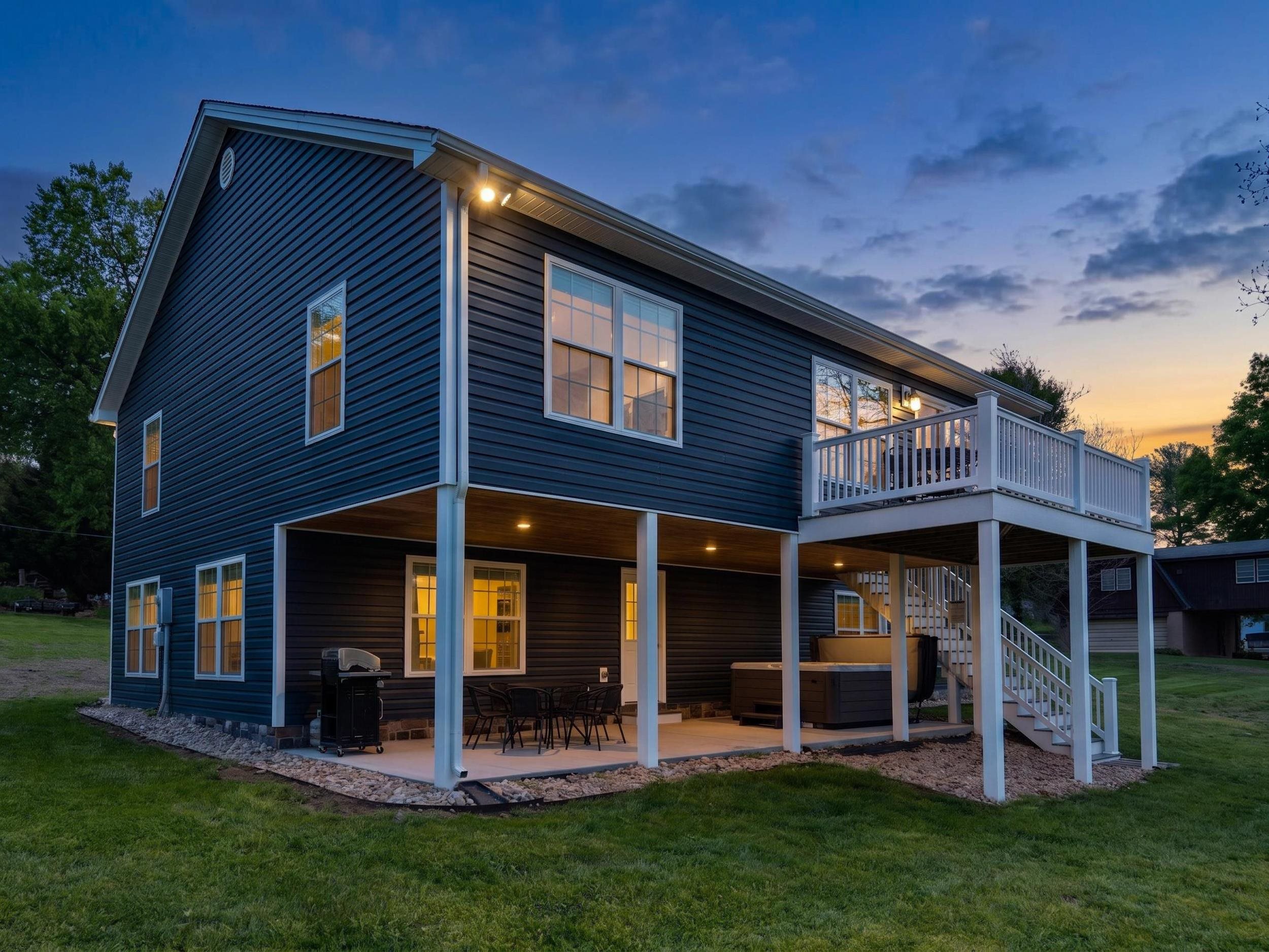 3687 Riverbend Dr — photo