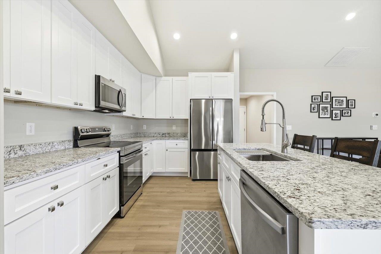 201 Spring Run Ln — photo