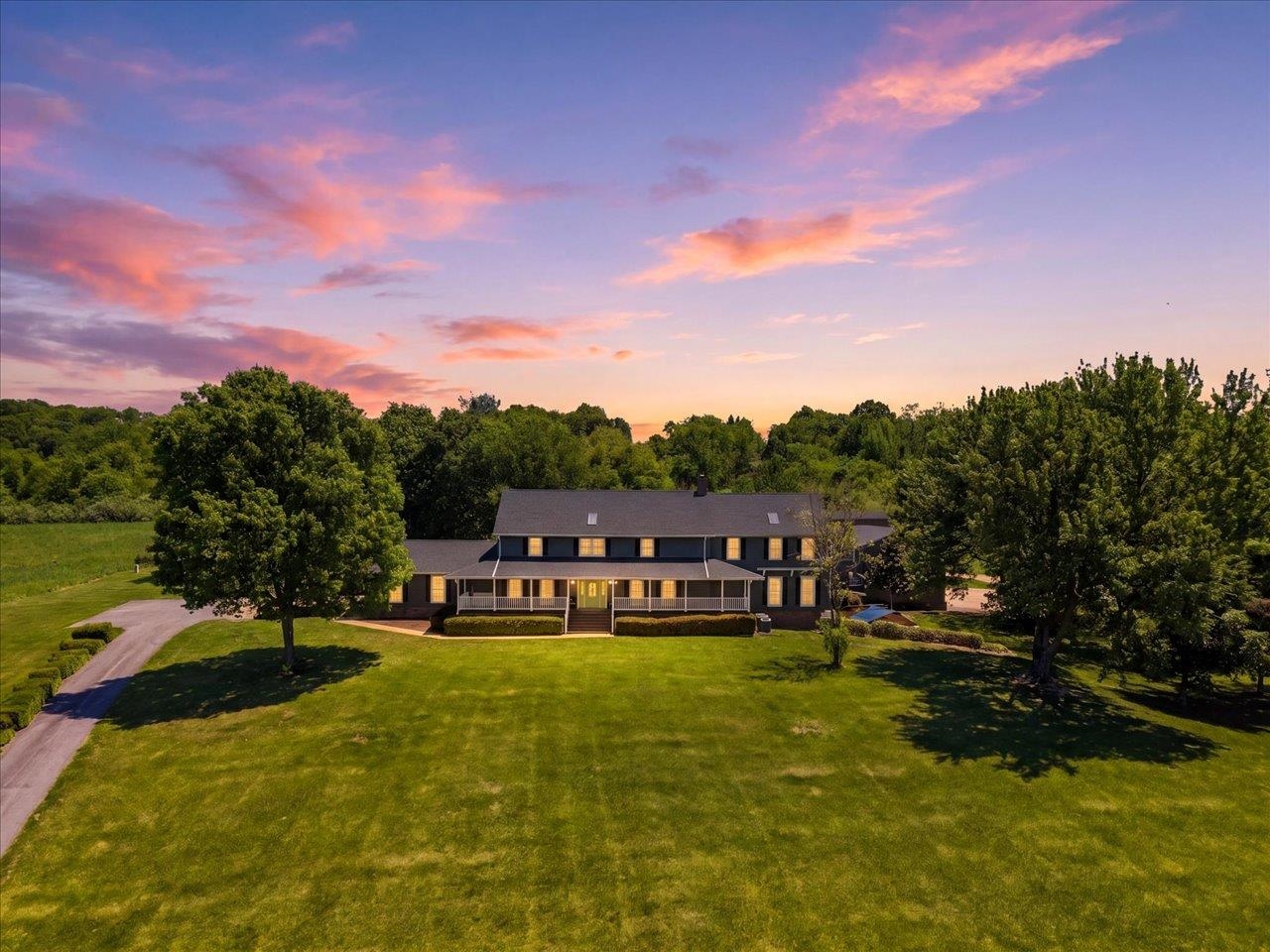 194 Deep Meadow Dr — photo