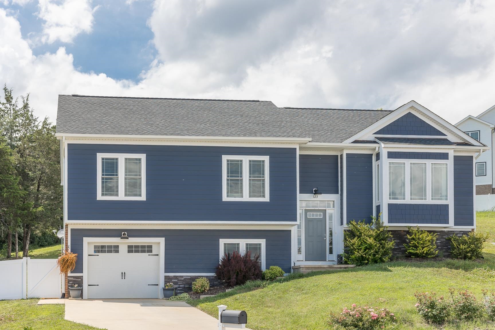123 Beauregard Dr — photo
