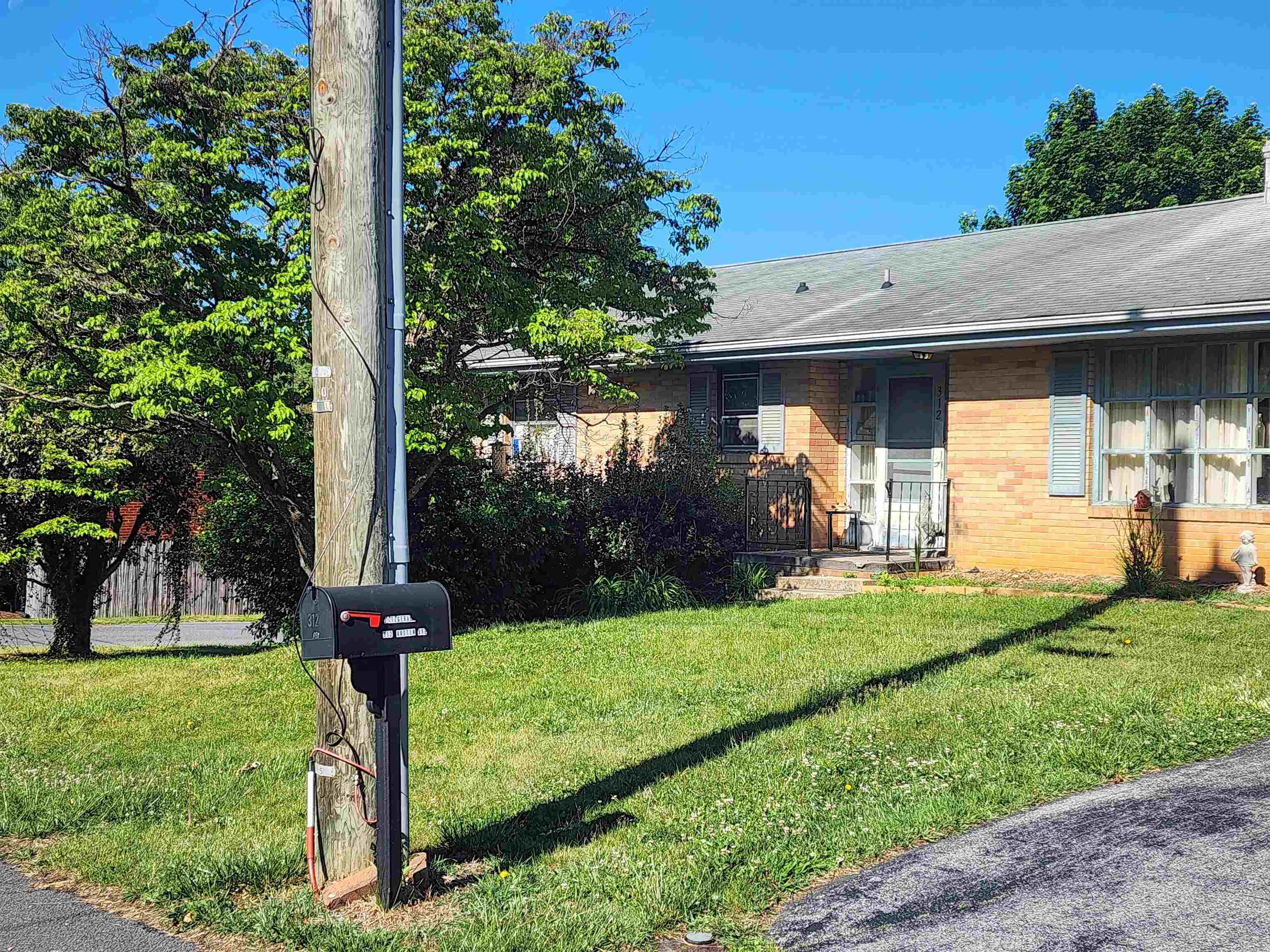 312 Austin Ave — photo