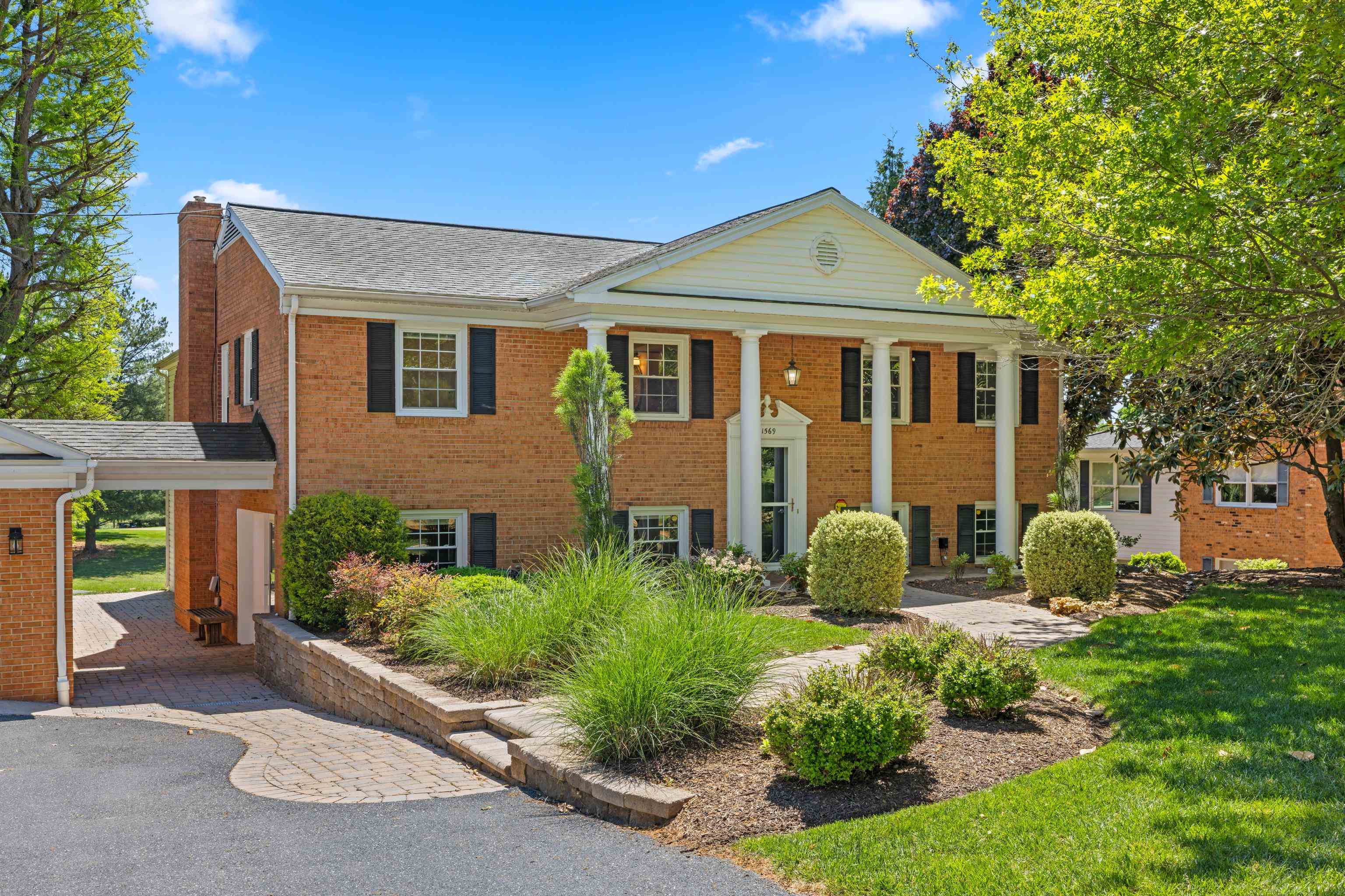 1569 Massanetta Springs Rd — photo