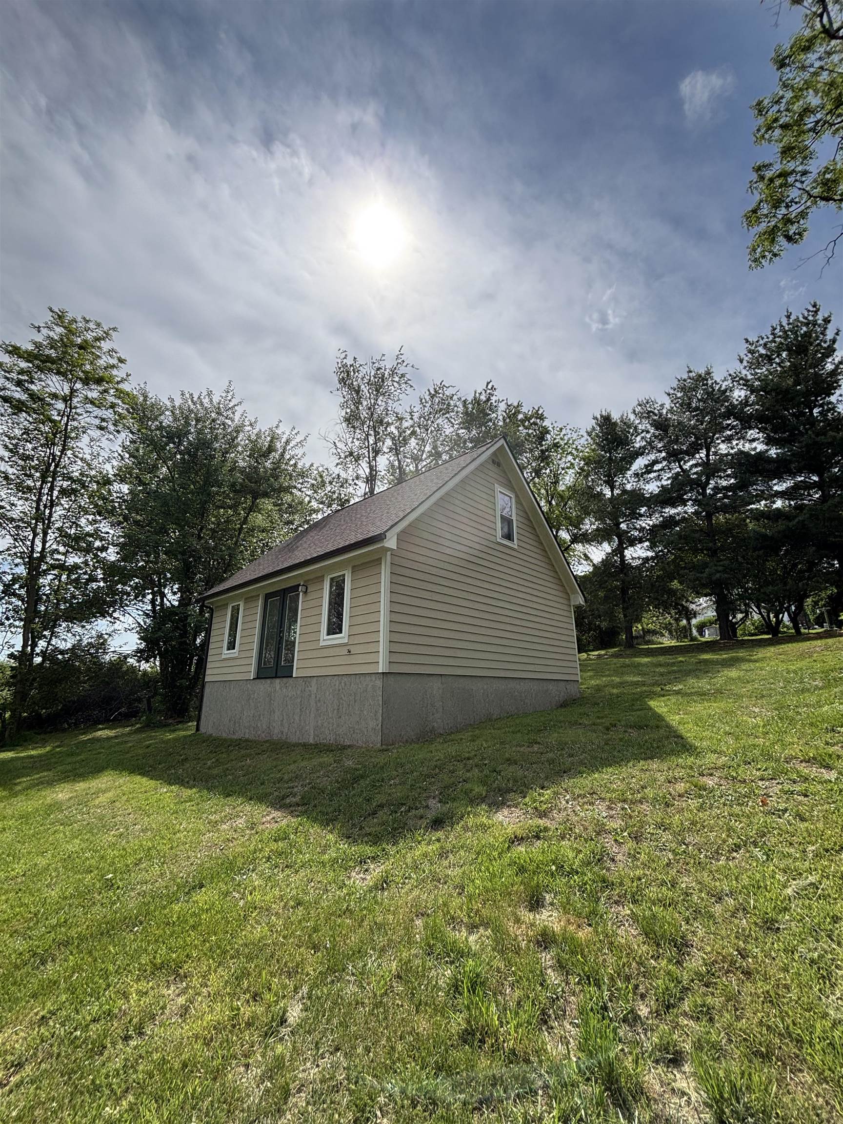 2198 Raphine Rd — photo