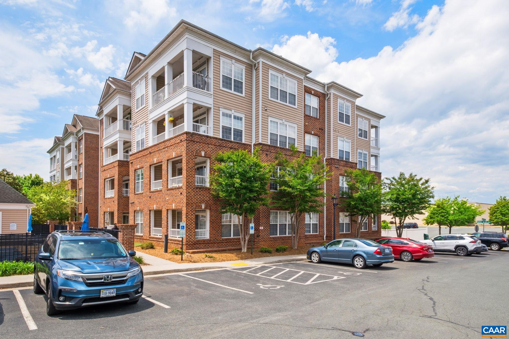 1051 Glenwood Station Ln 304 — photo