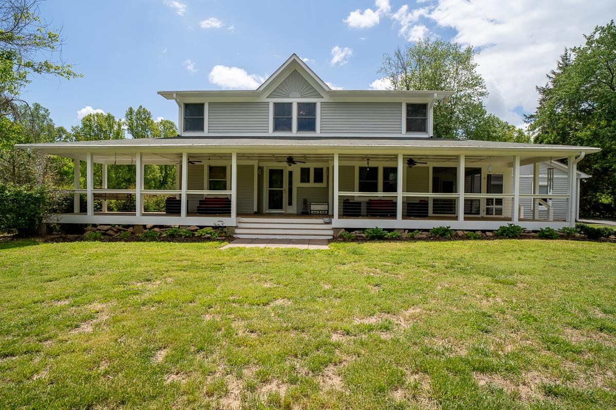 6070 Fredericksburg Rd — photo