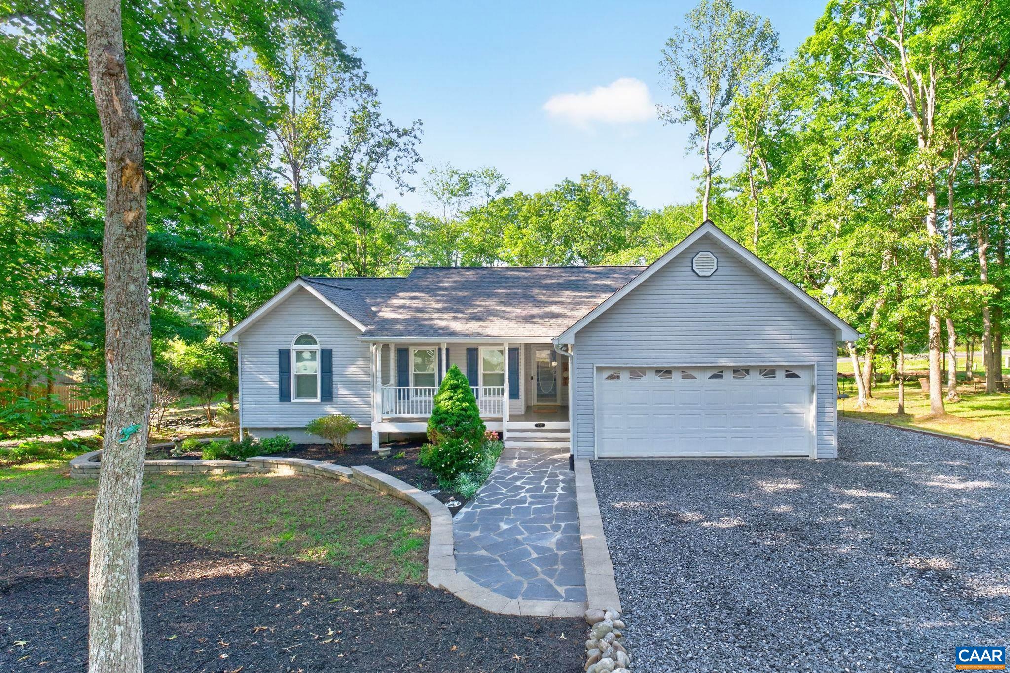 137 Jefferson Dr — photo