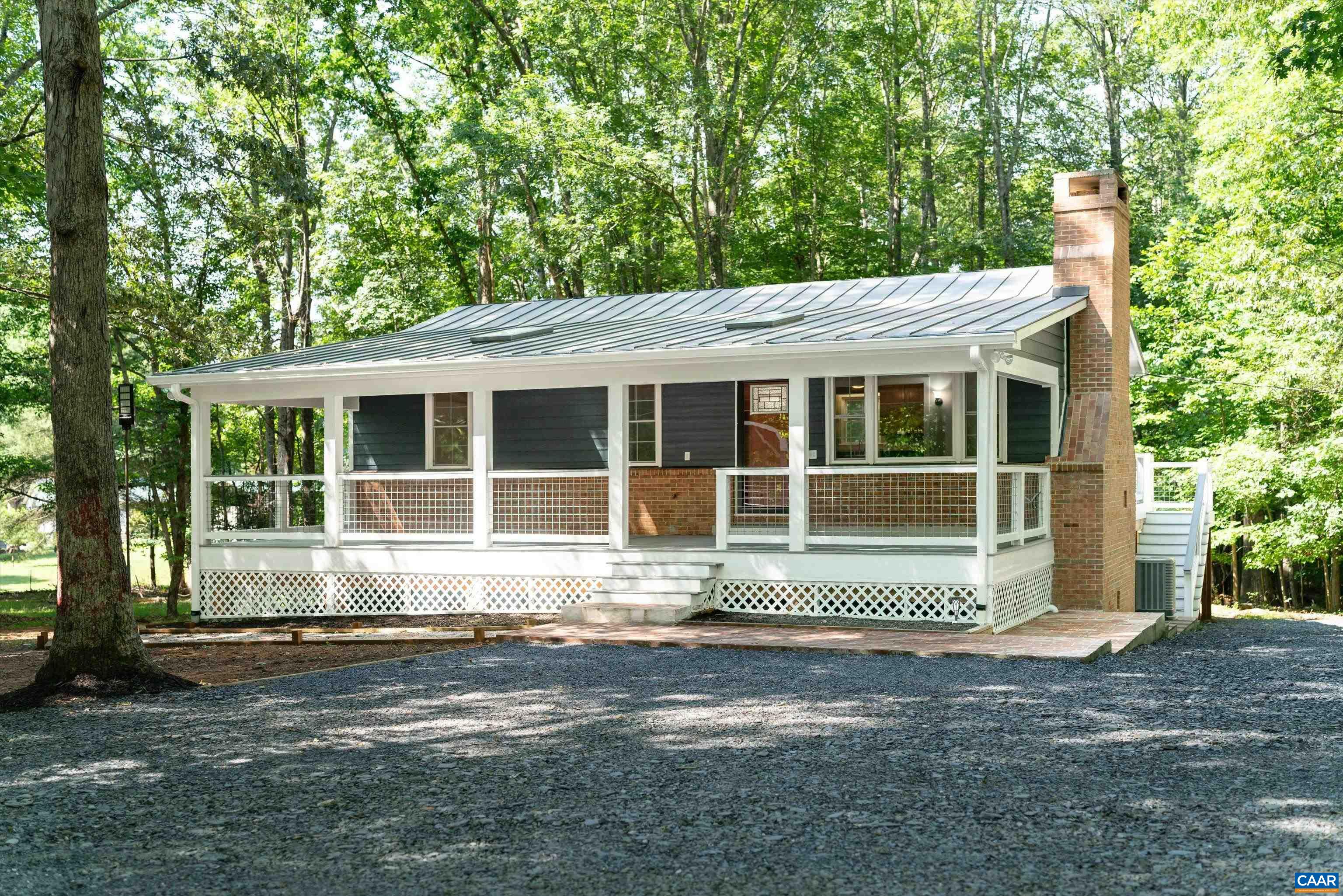 6144 Helens Way — photo