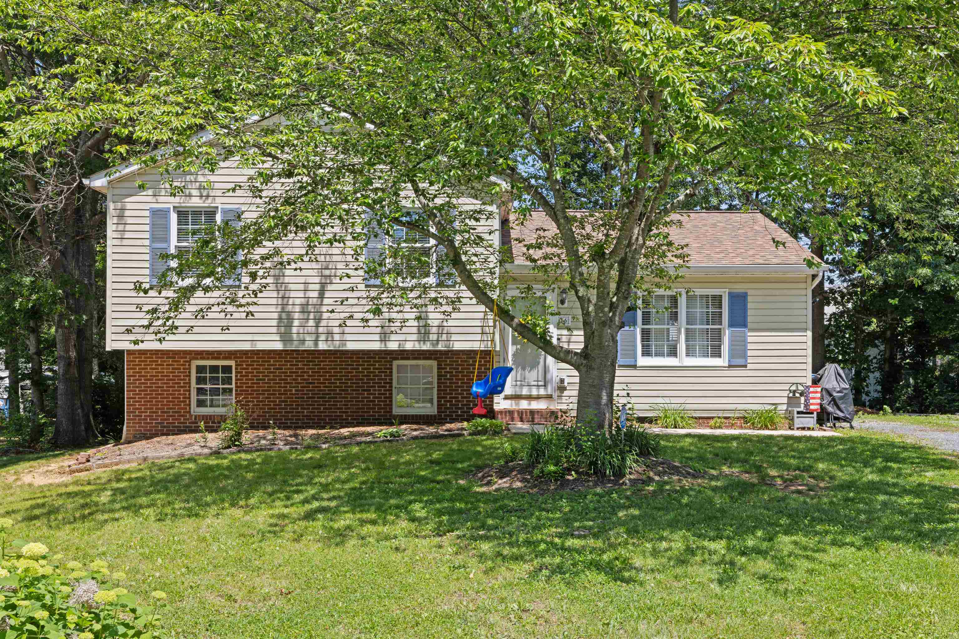 16 Kingston Ct — photo