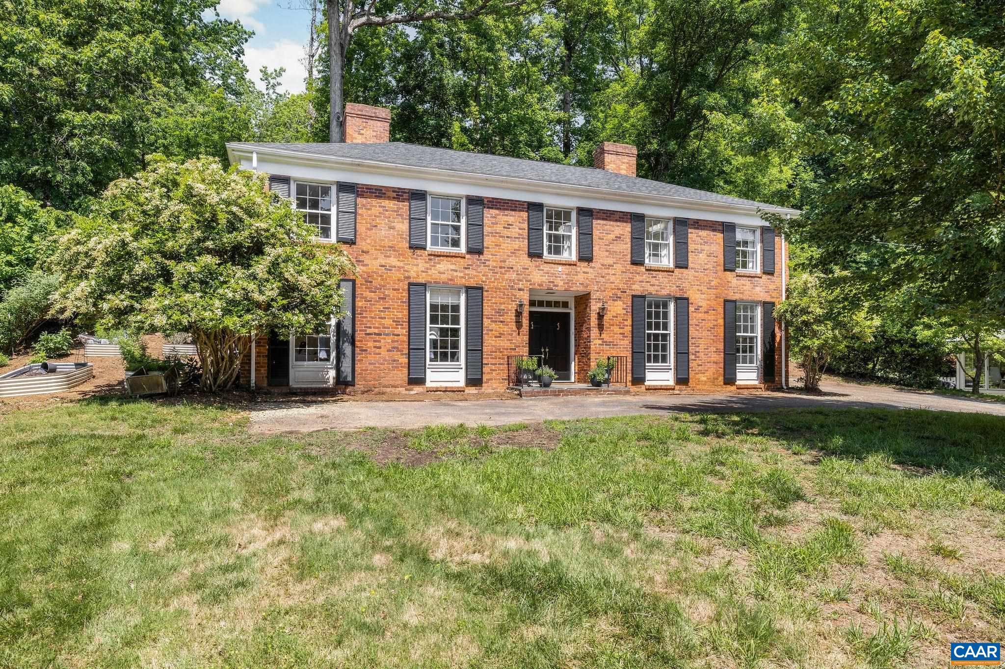1721 Yorktown Dr — photo