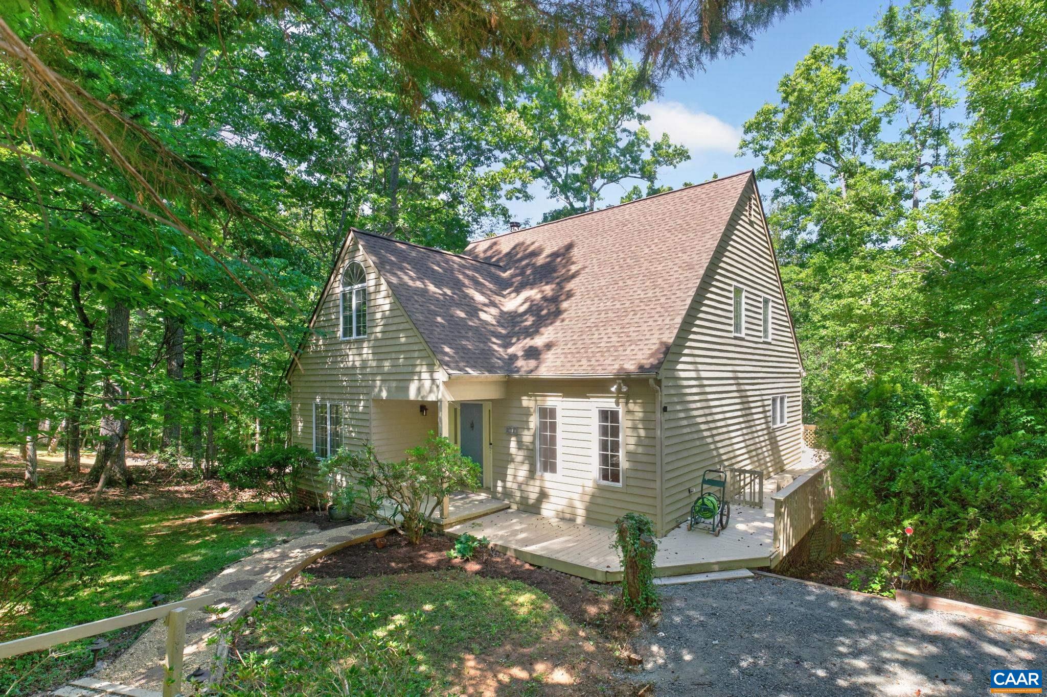 255 Homestead Ln — photo