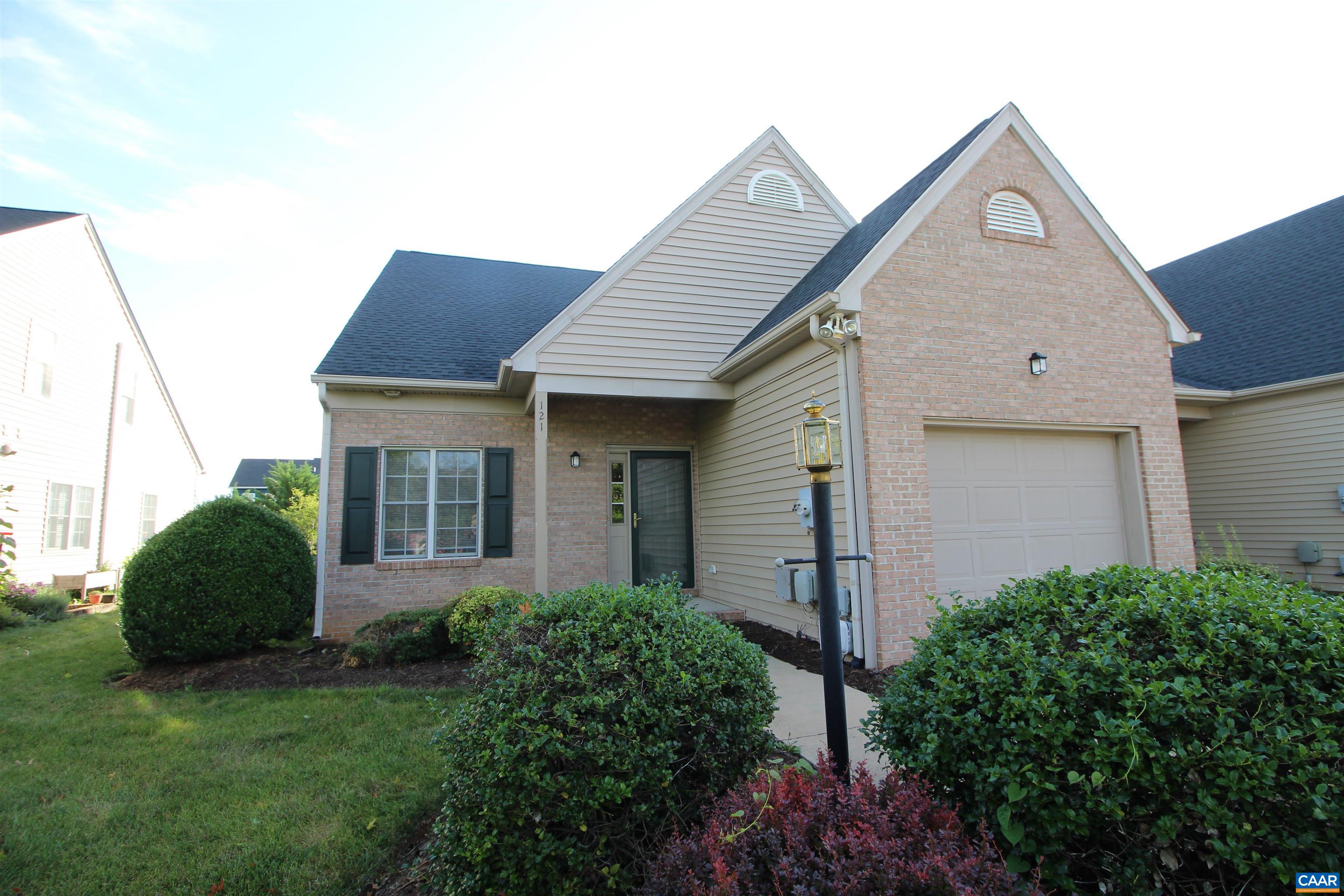 121 Bryant Dr — photo