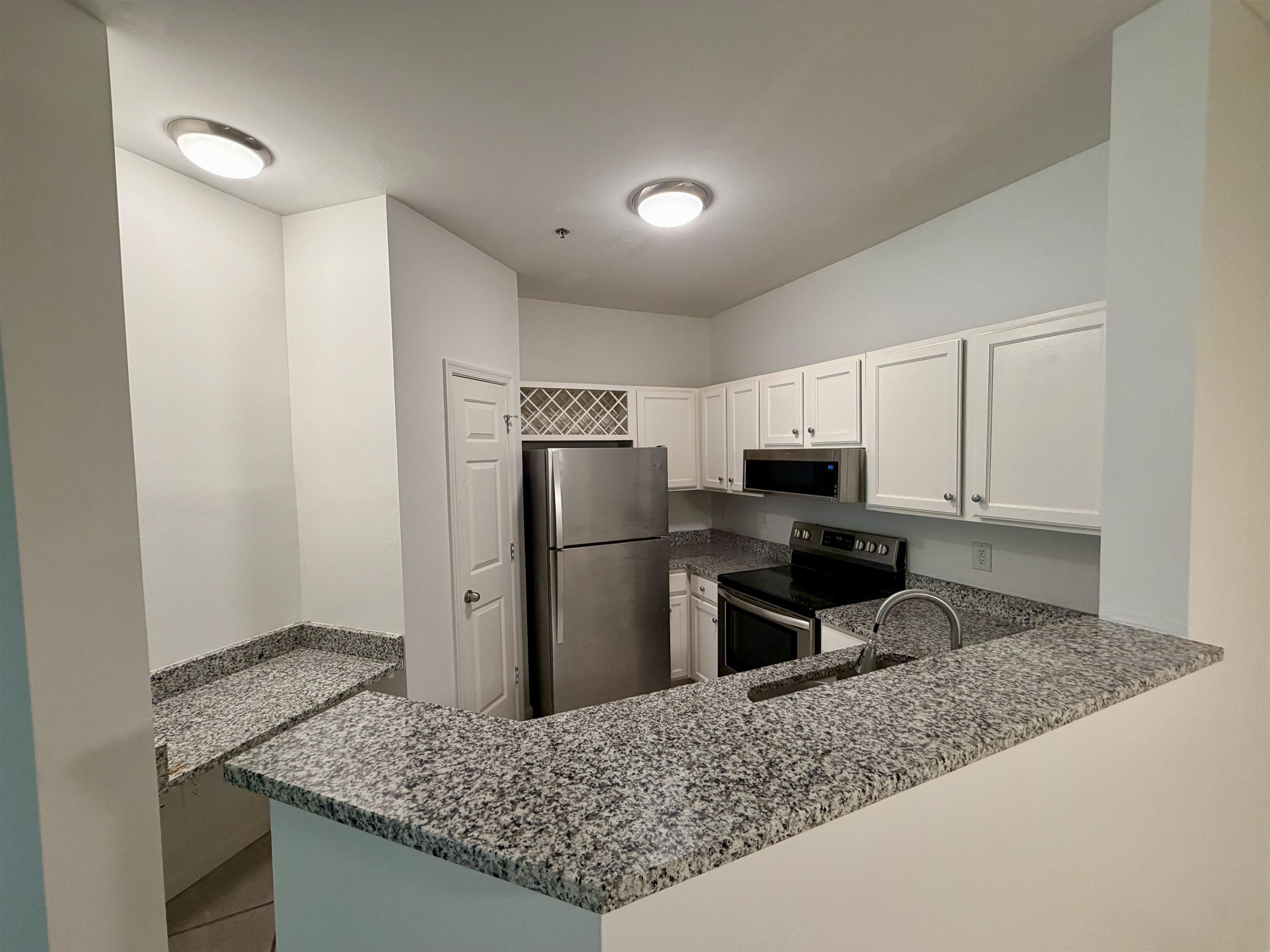 310 Riverbend Dr — photo