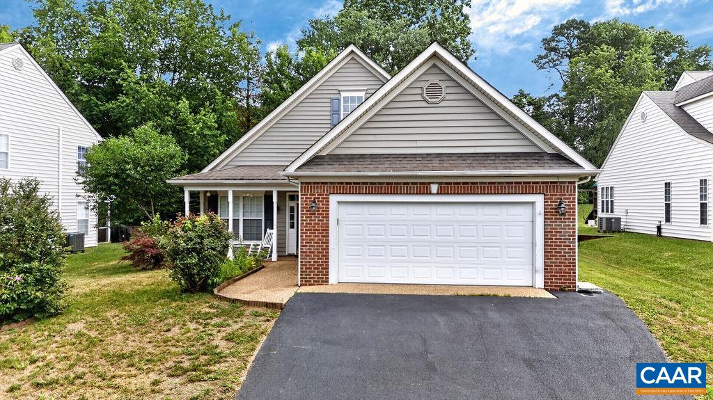 153 Deerwood Rd — photo