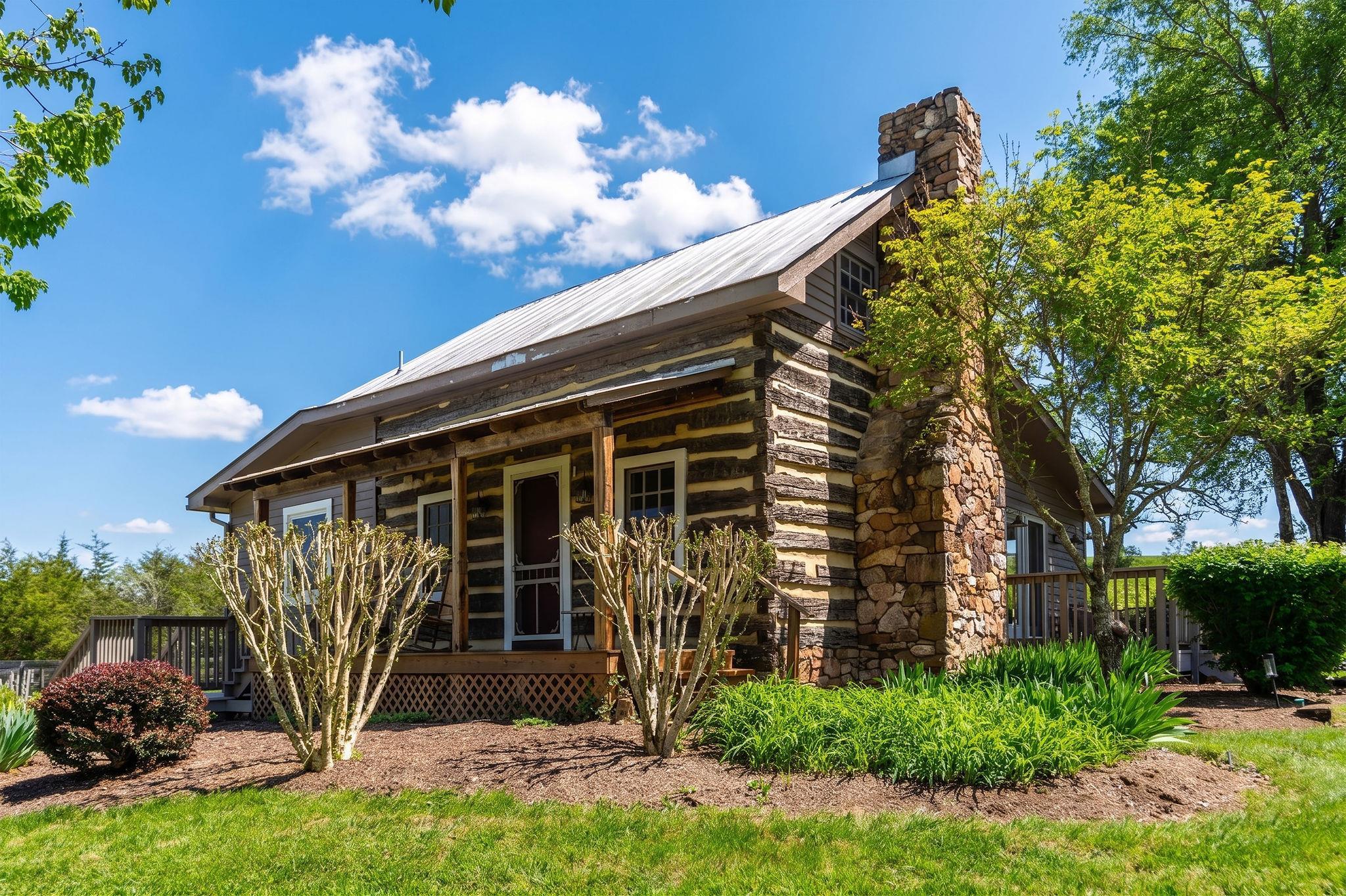1772 Newport Road, Raphine, VA 24472