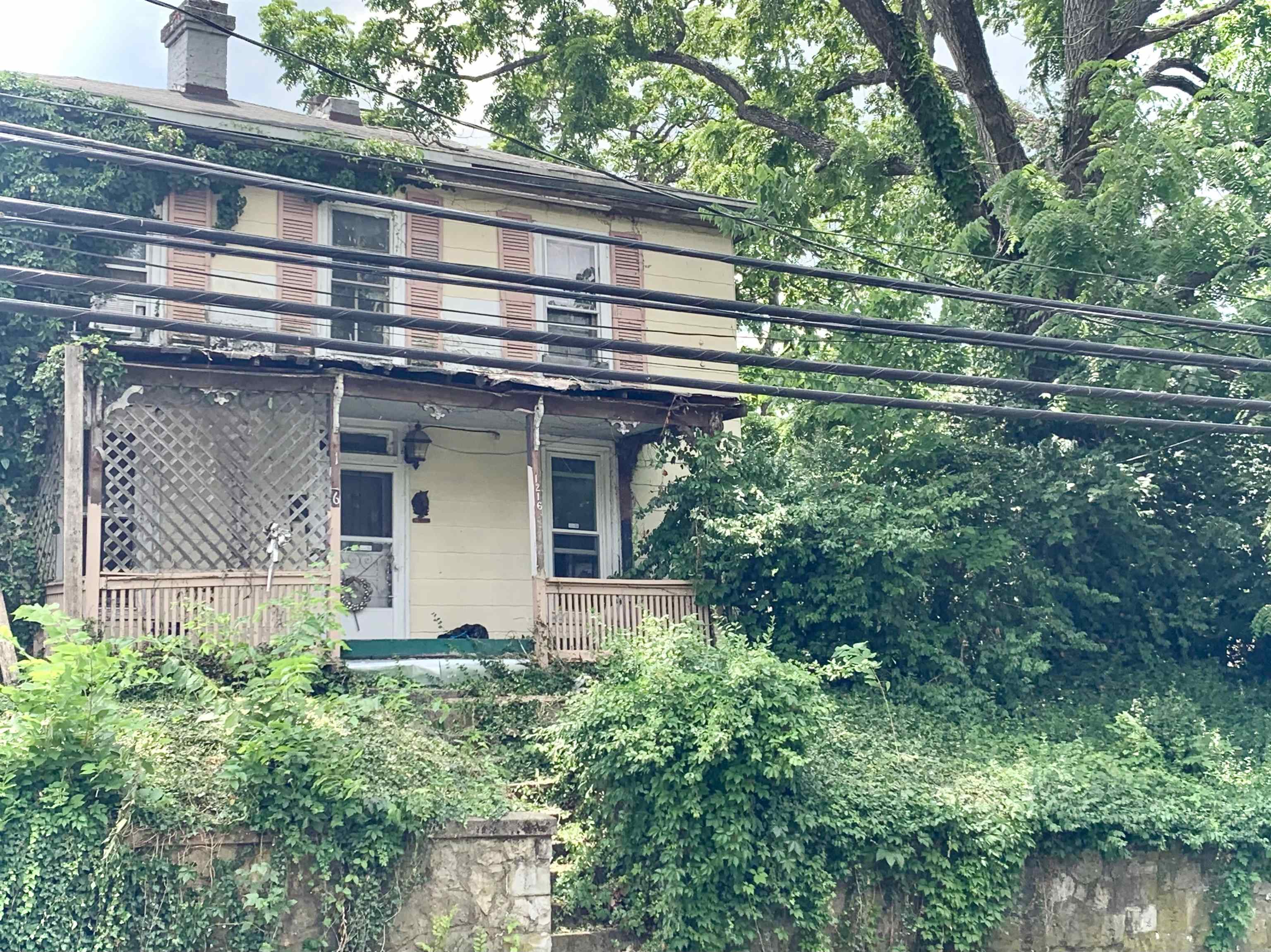 1216 W Beverley St — photo