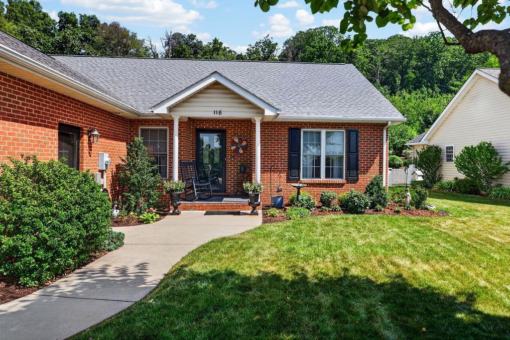116 Red Oak Dr — photo