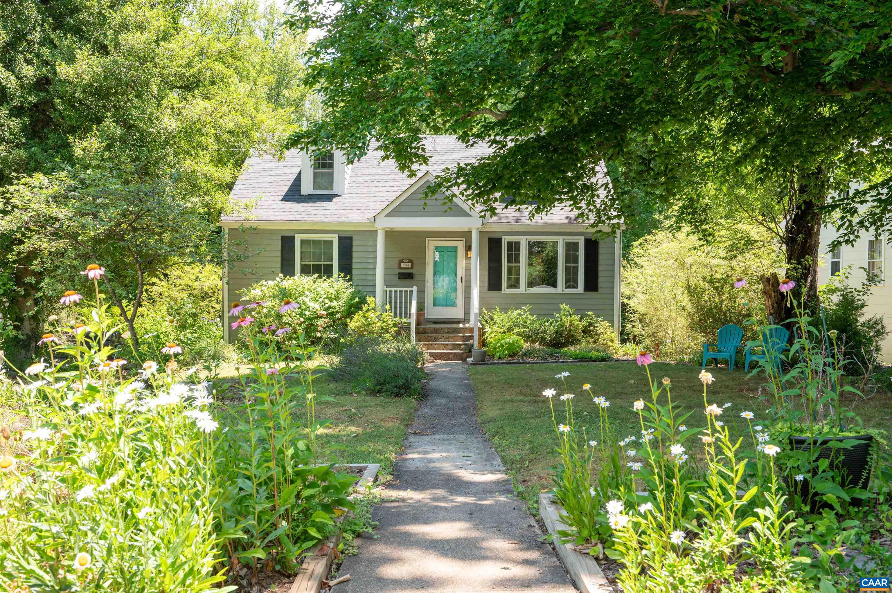1614 Rose Hill Dr — photo